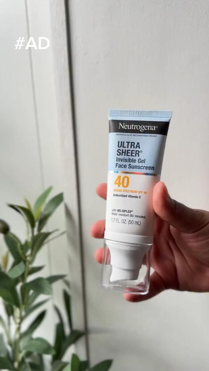#AD If you’ve been personally victimized by white-cast sunscreens… this one is different 🤭☀️

Vacation mode: ON. White-cast: OFF.

This is a Sunscreen you can’t see and it Dries matte — lightweight, invisible and perfect under makeup. My skin is officially sun-ready ✨

Pool bag approved, makeup approved, everyday approved.

Shop now on @Amazon 🛒

@neutrogena
@amazon

#UltraSheerSunscreen