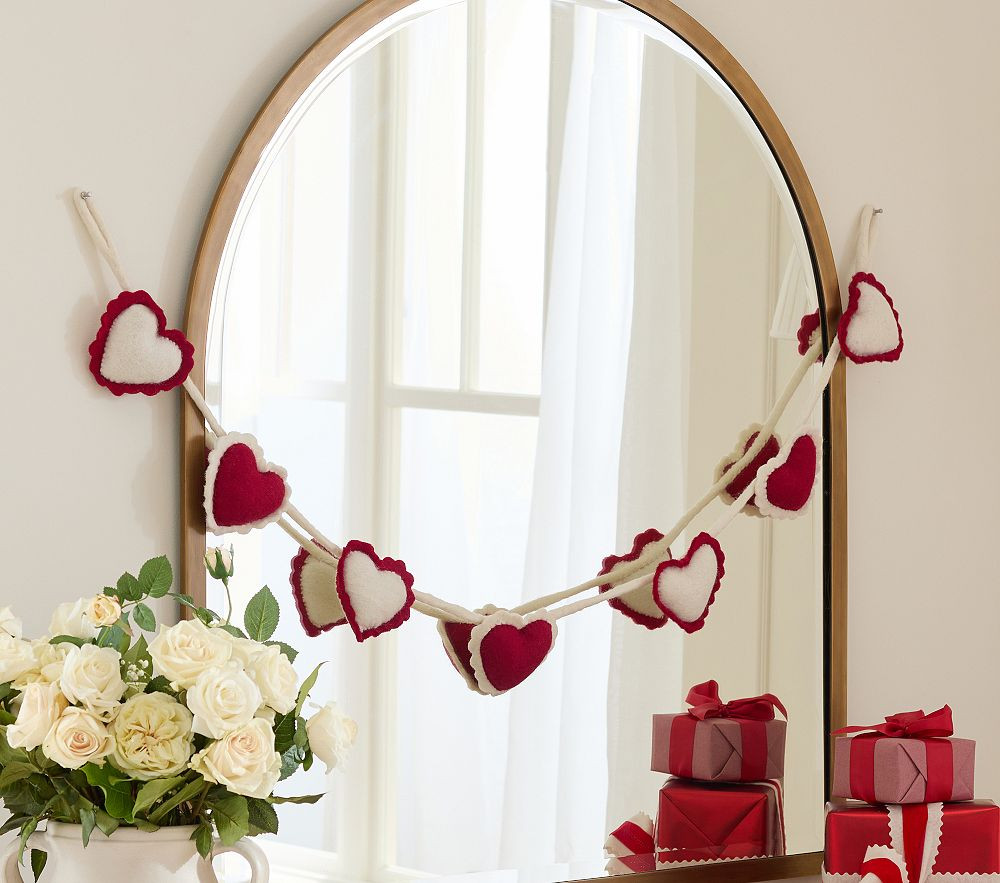 Valentine's Felt Scallop Heart Garland | Pottery Barn Kids