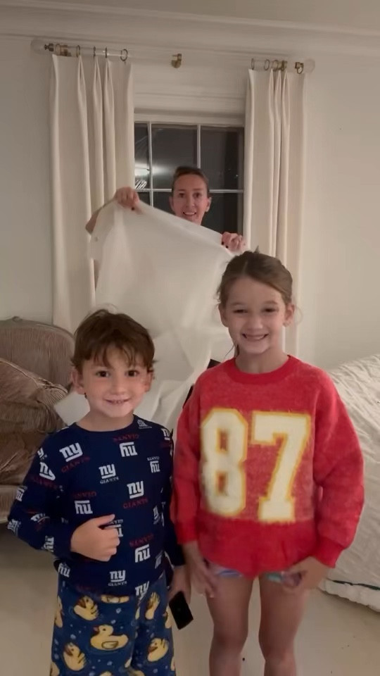 Fun Halloween window hack! 
#halloween #momhaxk #find

#LTKHoliday #LTKHome #LTKHalloween