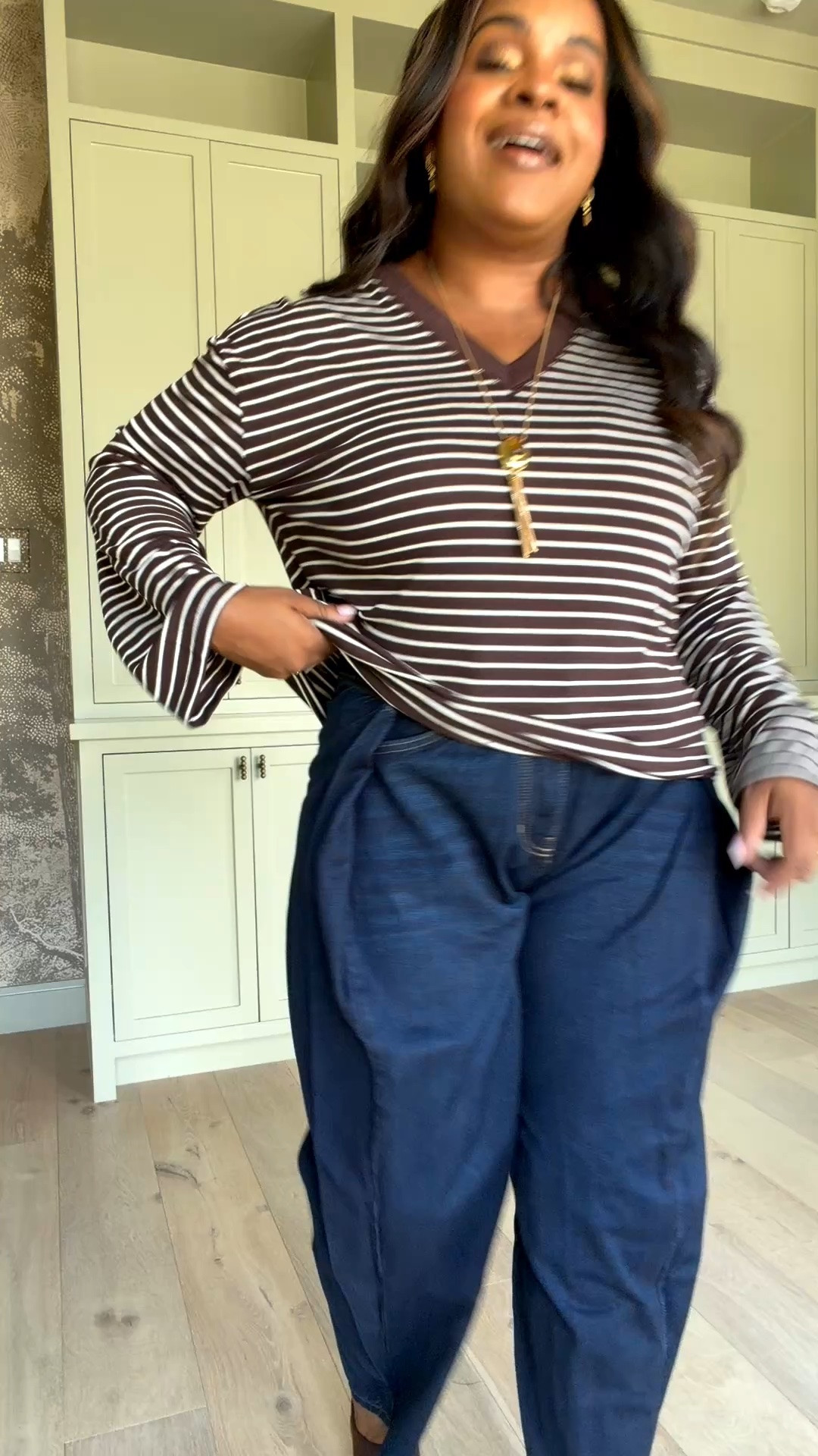 The most flattering fall top 👏🏾

#LTKootd #LTKMidsize #LTKSeasonal