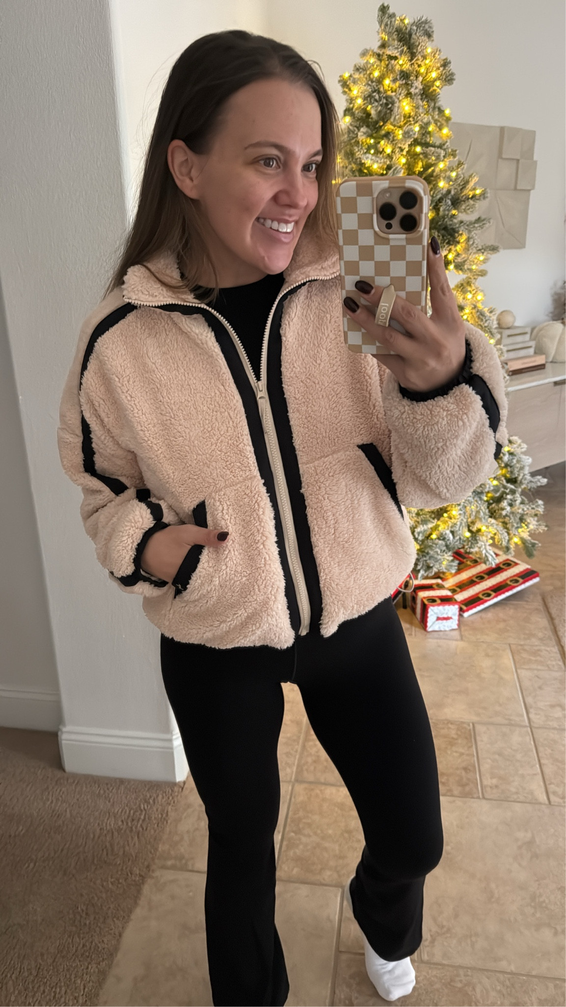 this new fleece jacket is next level cozy! i’m wearing size medium 

#LTKFindsUnder50 #LTKMidsize #LTKSeasonal