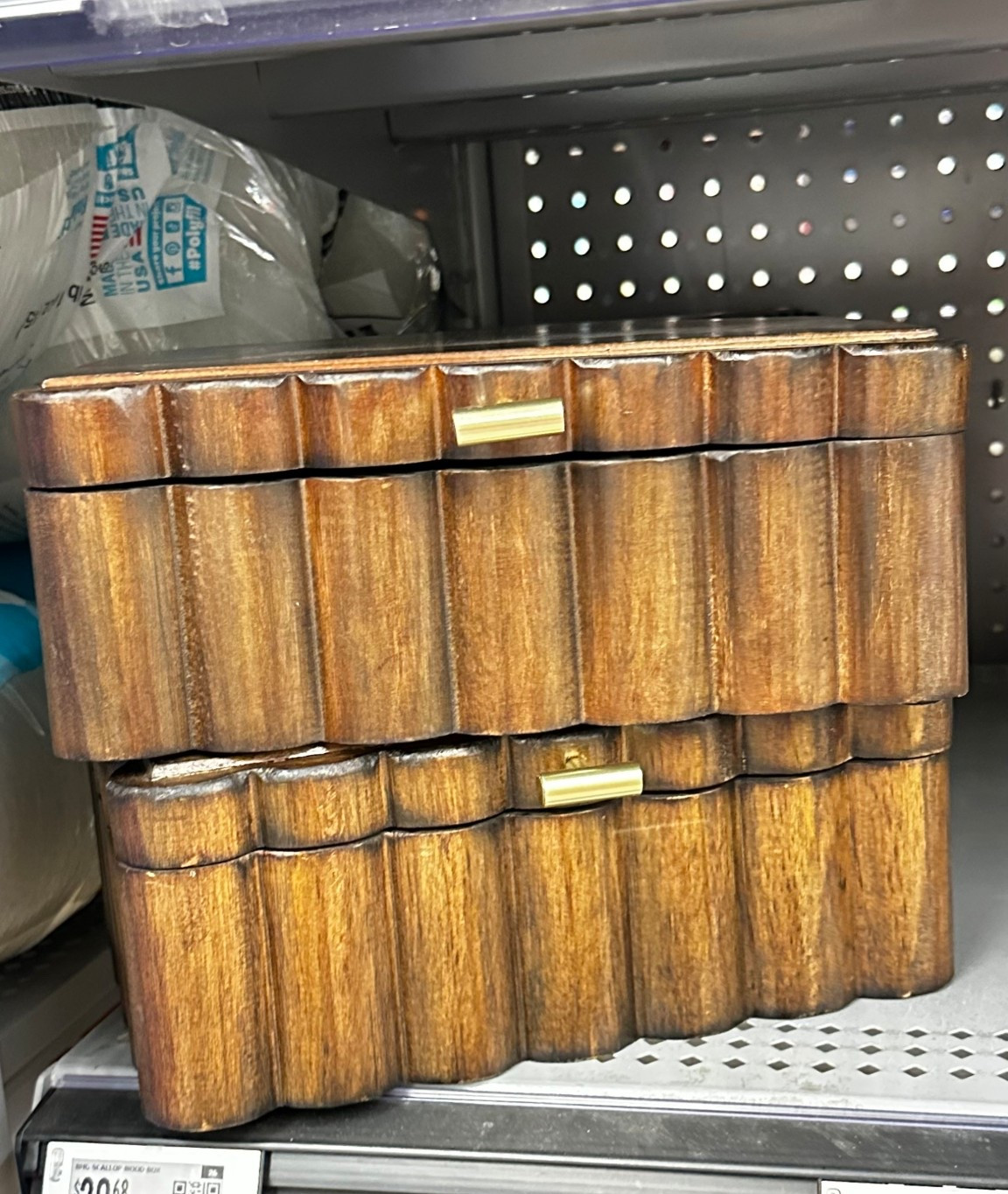 Obsessed with these scalloped details! 🪵 These wooden storage boxes look so high-end but at a fraction of the price. Perfect for styling on a coffee table or organizing your vanity.
#AestheticHome #Organization #HomeStyling #ScallopedDecor #AffordableHome

#LTKHome