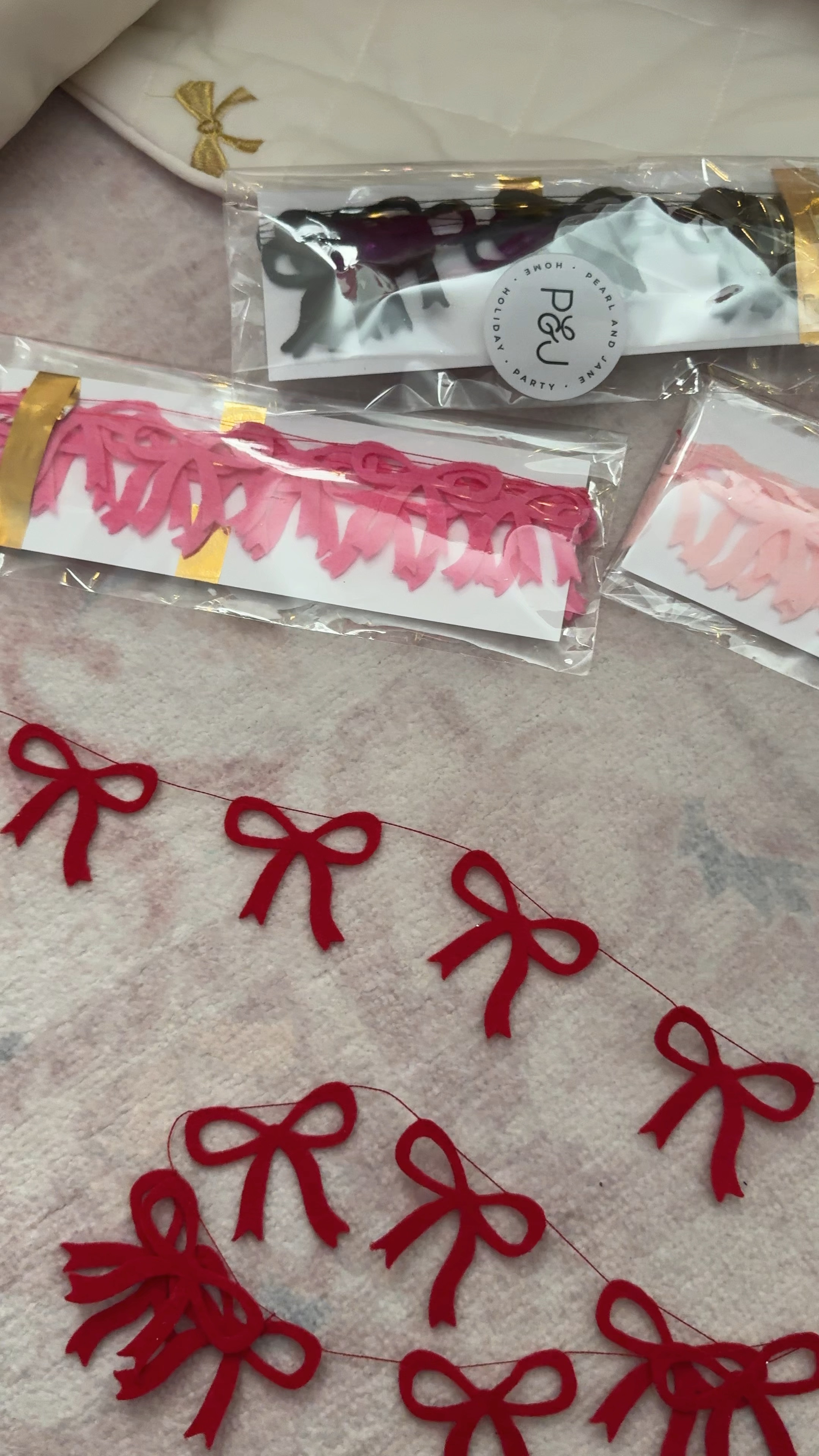 The most perfect felt bows from Pearl and Jane 🎀 perfect for Valentine’s Day and NYE

#LTKSeasonal #LTKWatchNow #LTKHoliday