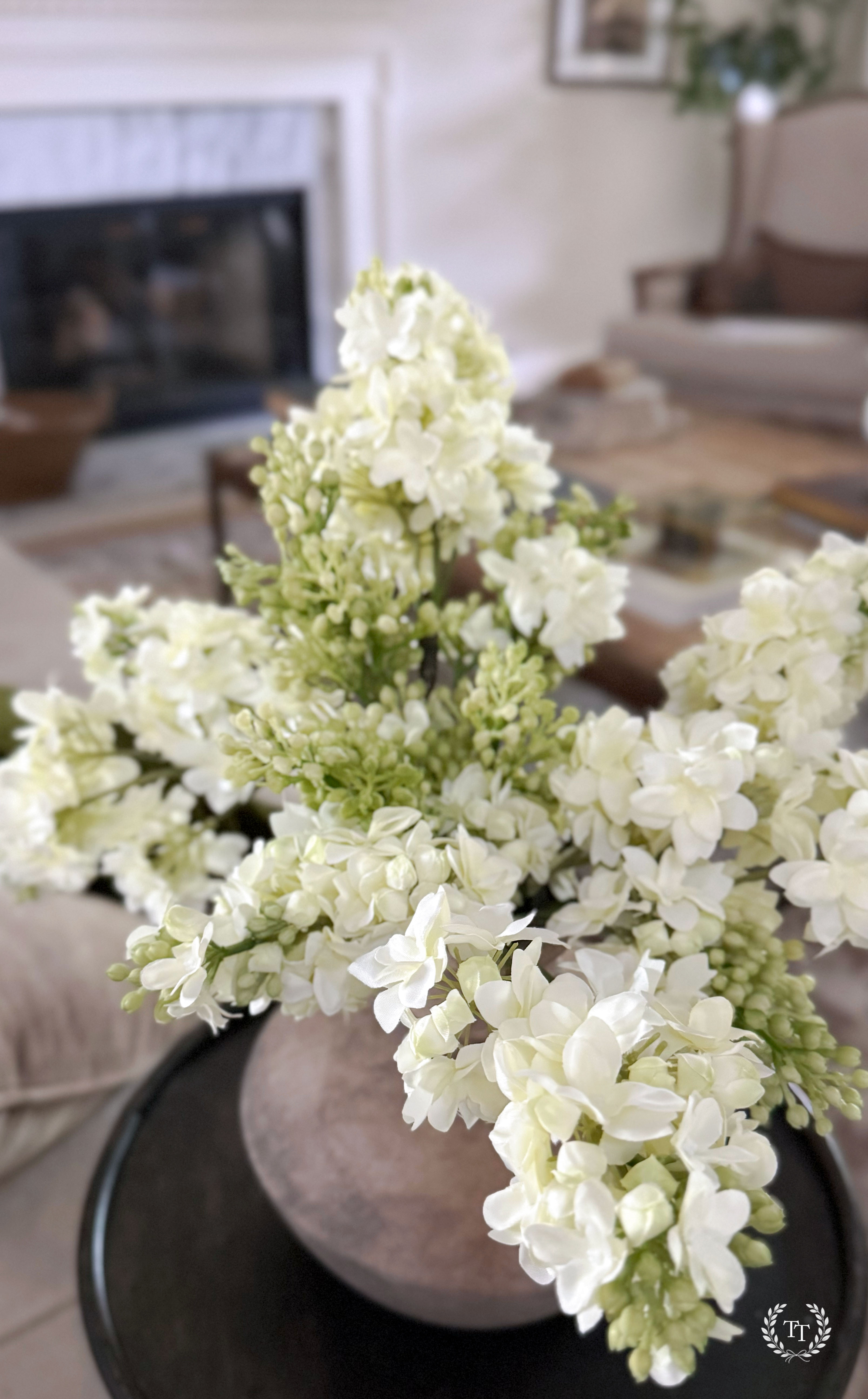 Beautiful fake lilacs for Spring #fakeflower #lilac #afloral #springstems 

 #LTKSeasonal #LTKOver40 #LTKHome