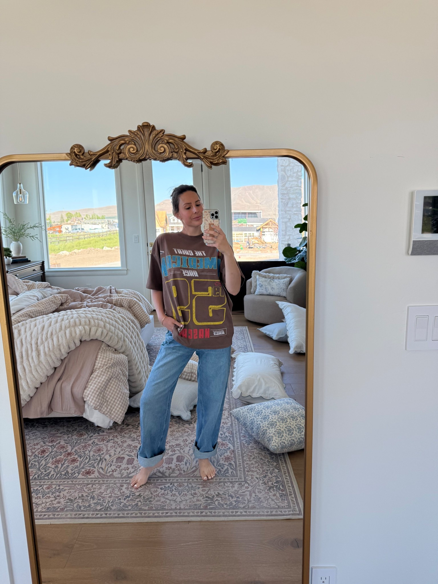 Size large in top & size 4 in jeans! 