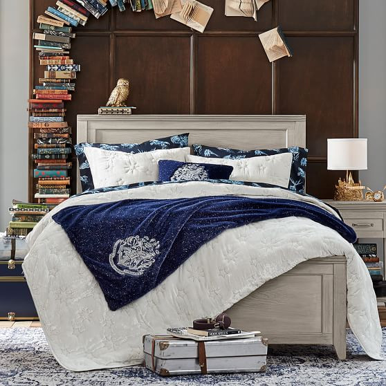 Hampton Classic Bed | Pottery Barn Teen