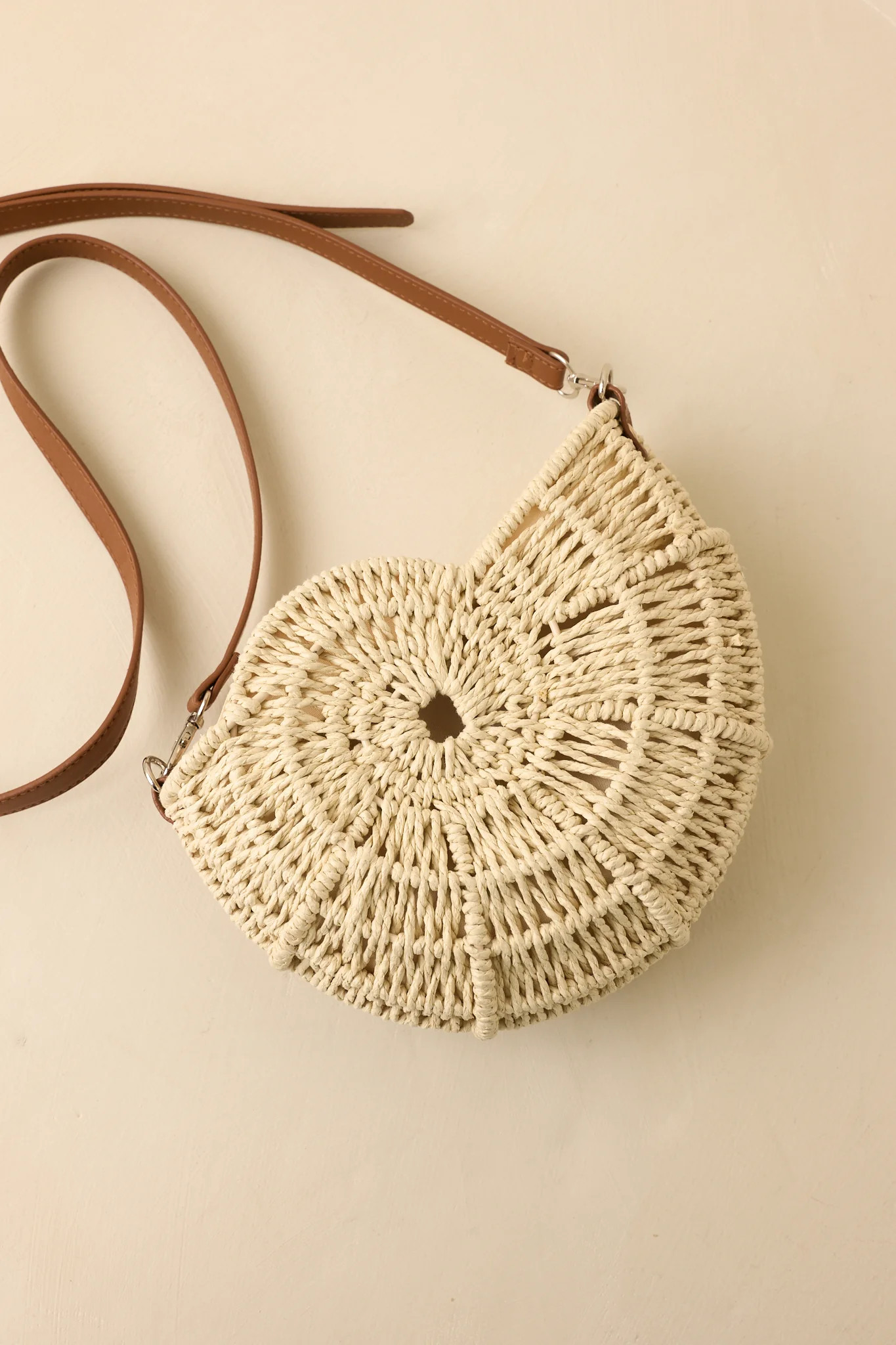 Living on the Curve Ivory Natural Woven Nautilus Crossbody | Red Dress