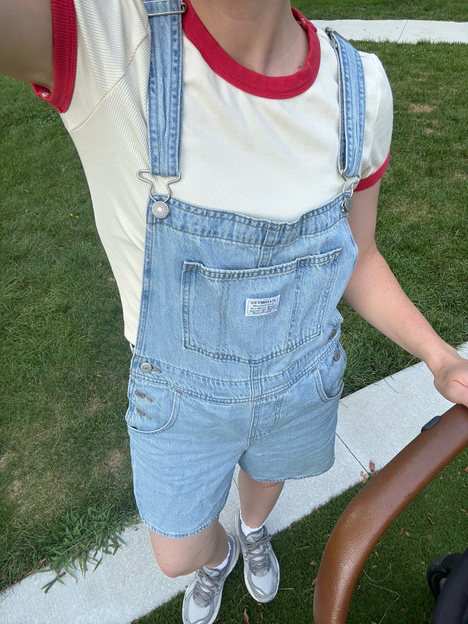 last nights outfit, wearing a small in tee and overalls! some of my favorite walking shoes 

Summer outfit, early fall outfit

#LTKootd