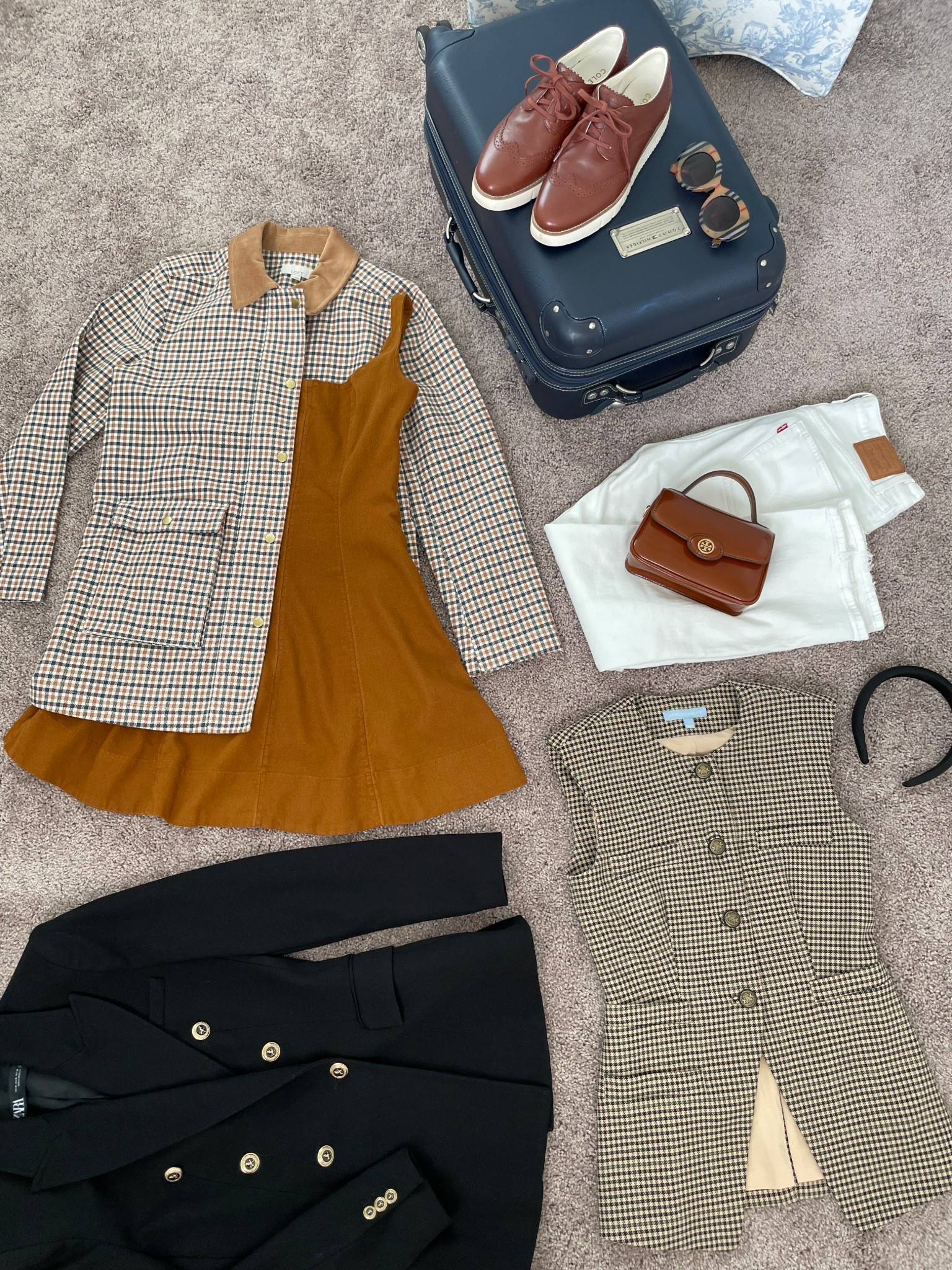 Early fall outfit inspo with lots of plaid and classic preppy pieces  