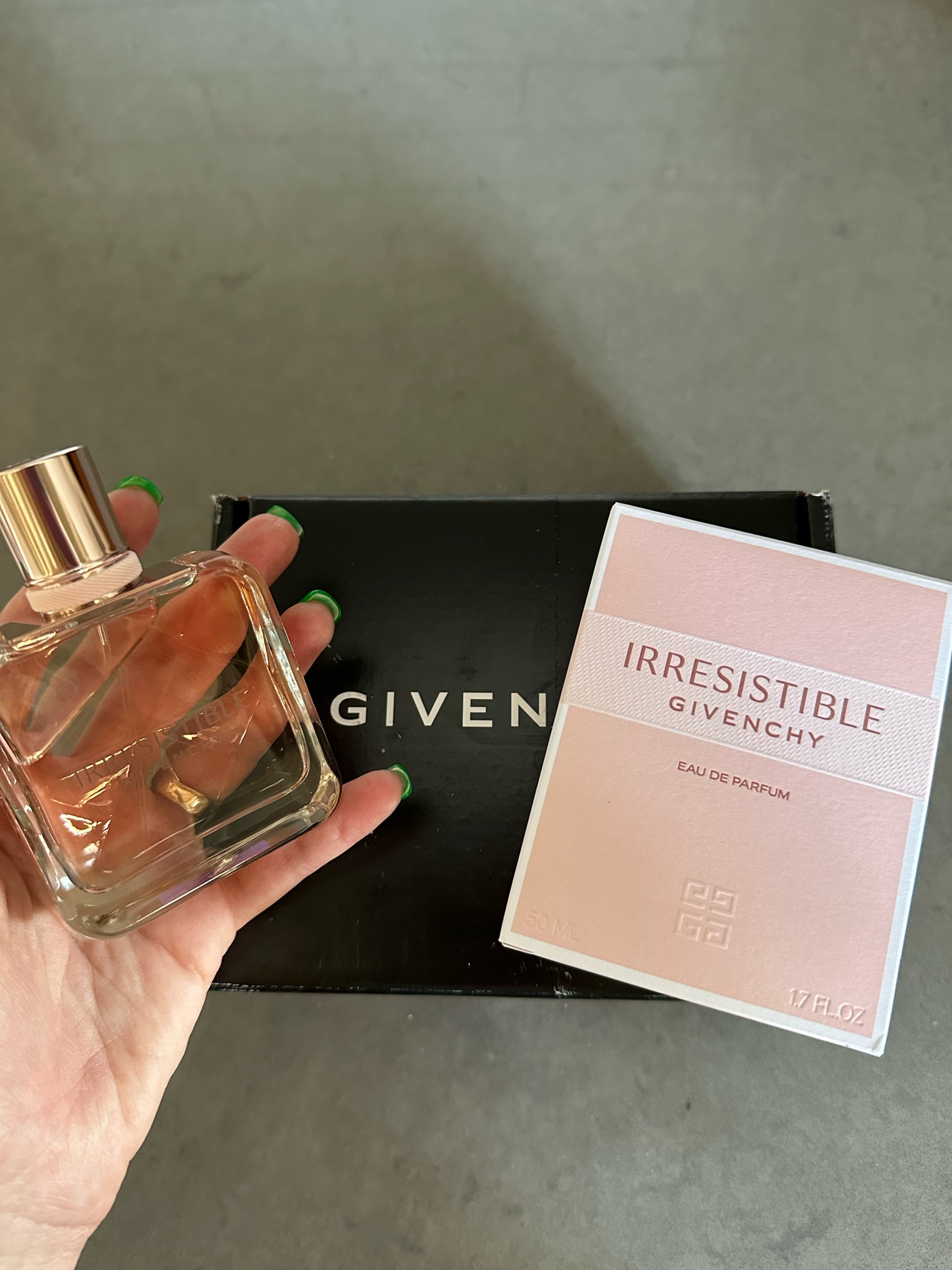 Givenchy: Irresistible Perfume

Floral, musky and hints of pear 🍐 Easily one of my new favorite fragrances! 

#LTKBeauty