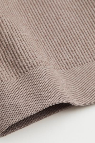 Ribbed Seamless Crop Top | H&M (US + CA)