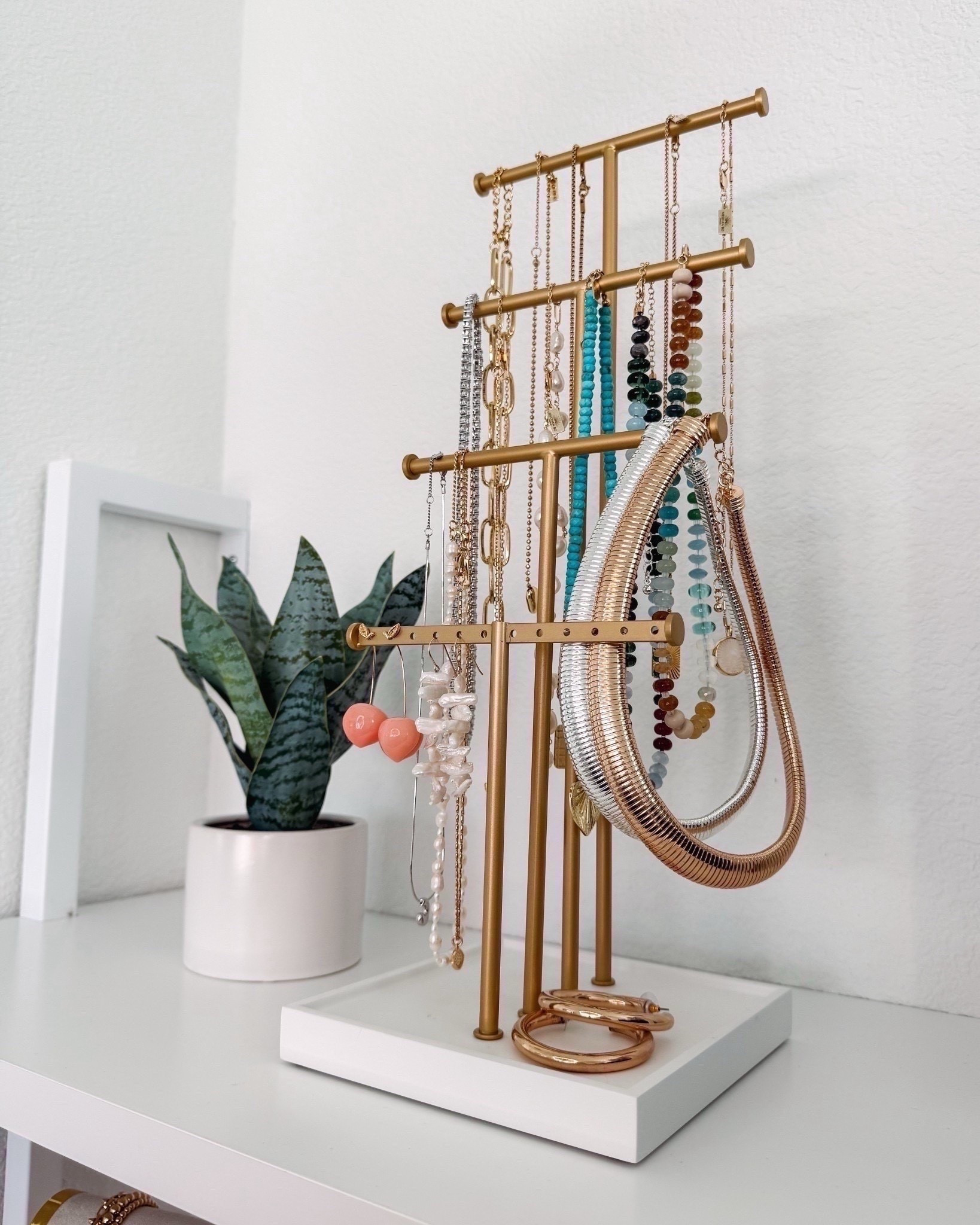 An easy way to organize your jewelry! 

Amazon, jewelry organization, Amazon Shopping, home, Courtney hamilton

#LTKootd #LTKgrwm #LTKSeasonal
