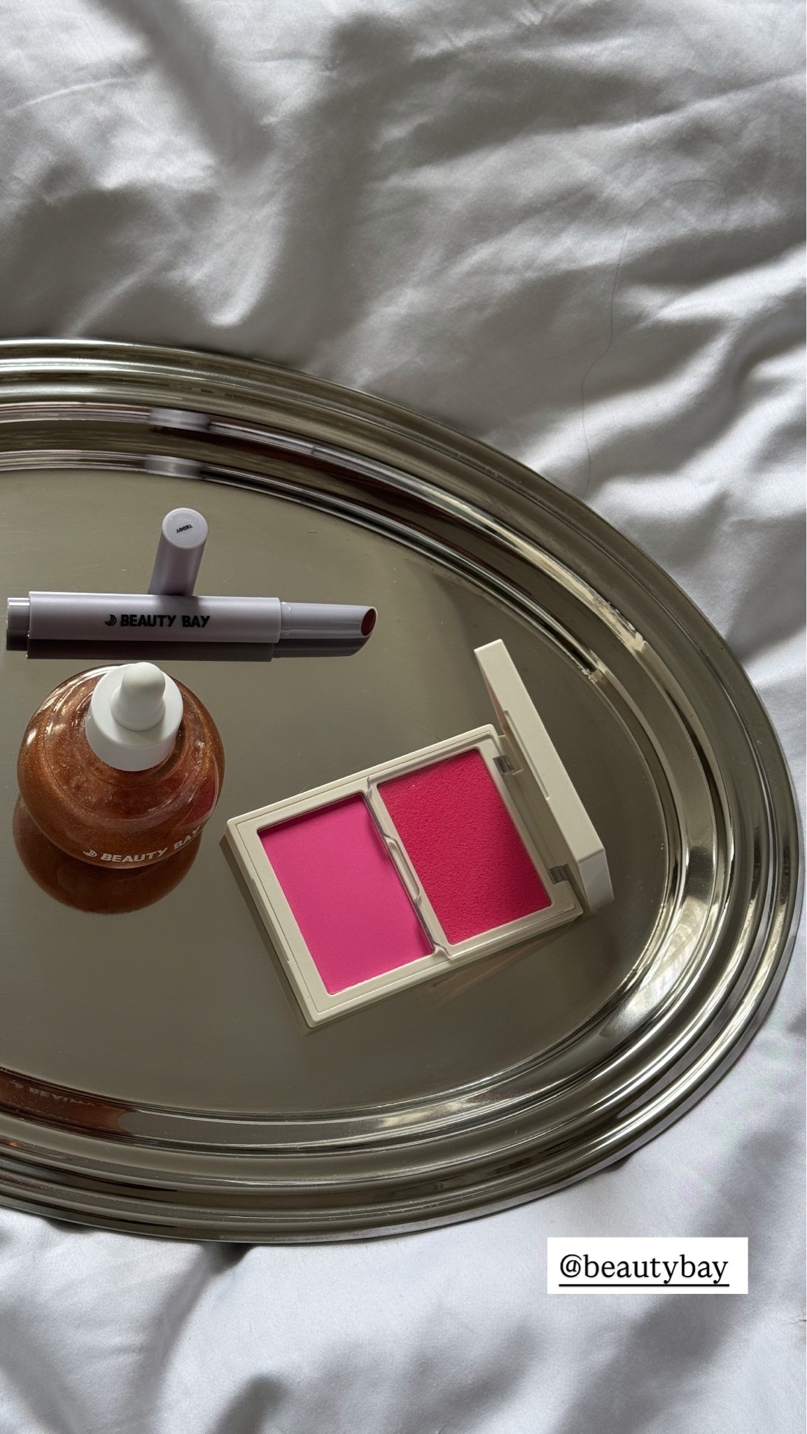 Summer beauty essentials!

- glow lip oil
- shimmering body oil
- pink duo blush (cream & powder blush)

#LTKsummer #LTKbeauty #LTKuk