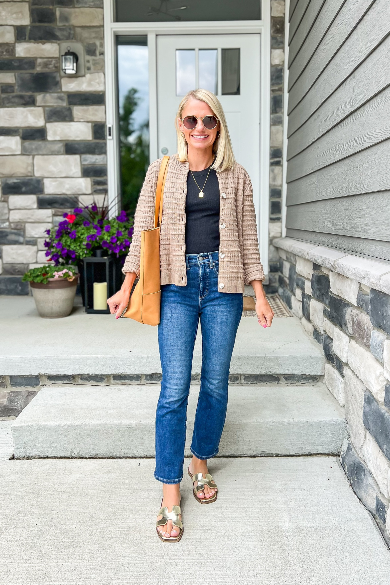 What I wore this week! The weather cooled down a lot this weekend so I pulled out some new fall pieces! Jeans- 24/petite || cardigan- small || tank- linked similar Uncommon James code: KATHERINEK for 20% off!

#LTKSaleAlert #LTKStyleTip #LTKSeasonal