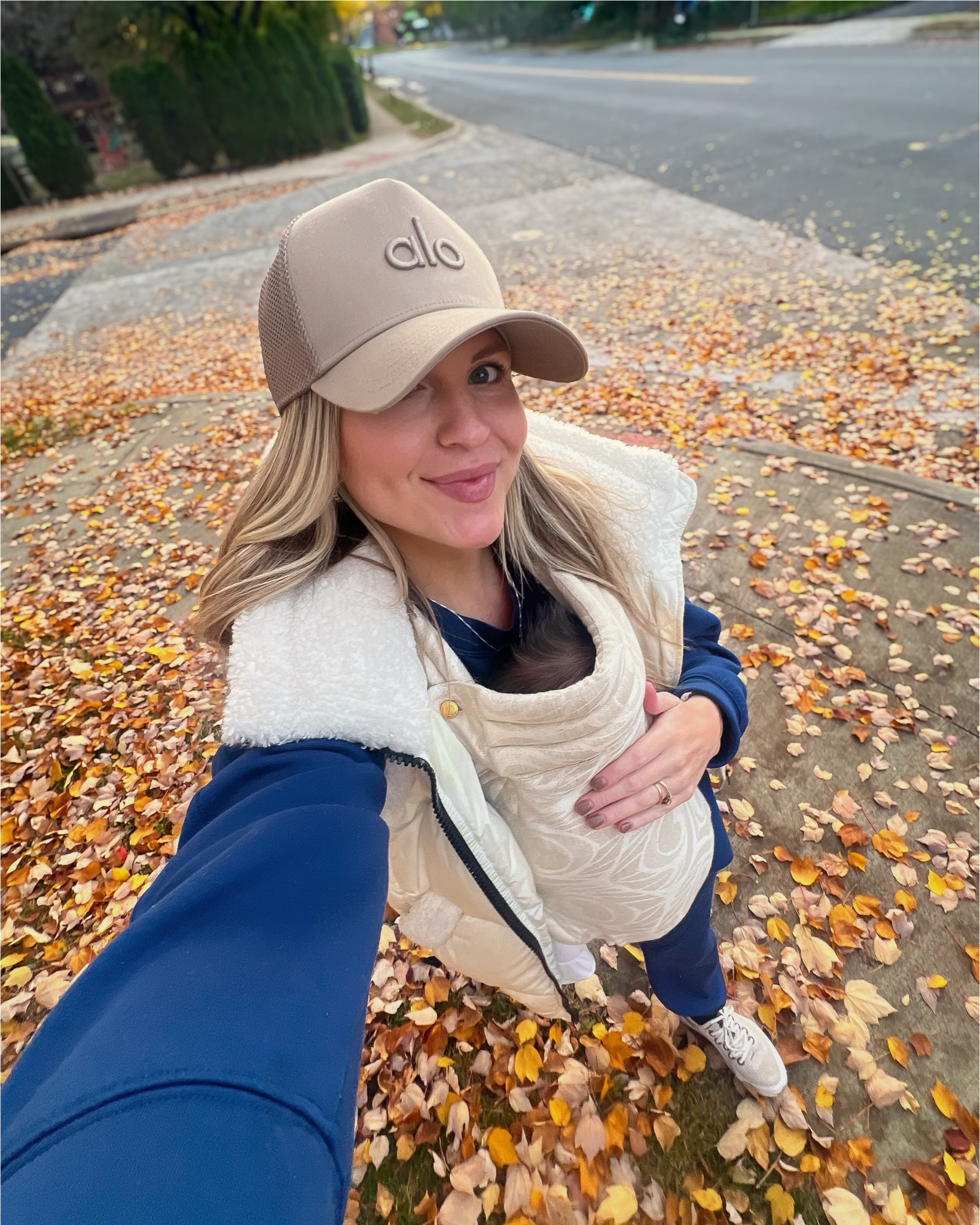 end of month photo dump 📸🎃👻 // featuring lotsssss of coffee, pumpkins + 0.5 selfies to round out our first full month at home with baby Otto 🦦

comment LINKS to receive a DM to shop all my comfy fall outfits via LTK 👇🏼

#momstyle #momlife #postpartum #postpartumstyle #falldate #falloutfit #fallfolliage #newmom #happyhalloween #photodump 
