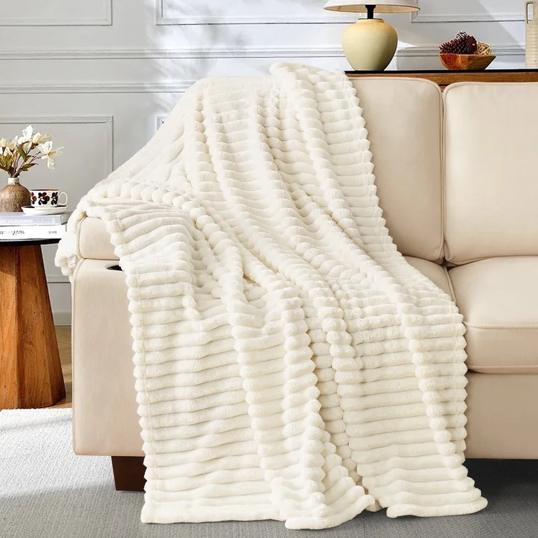 EMONIA White Fleece Throw Blanket for Couch, 320GSM Super Soft Cozy Blankets and Throws, Decorati... | Walmart (US)