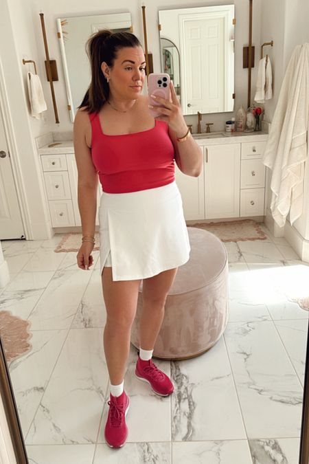 curvy athletic fitness look! wearing size xl in pink tank (could have taken the large) and size large in white skort 

#LTKFitness #LTKMidsize #LTKActive