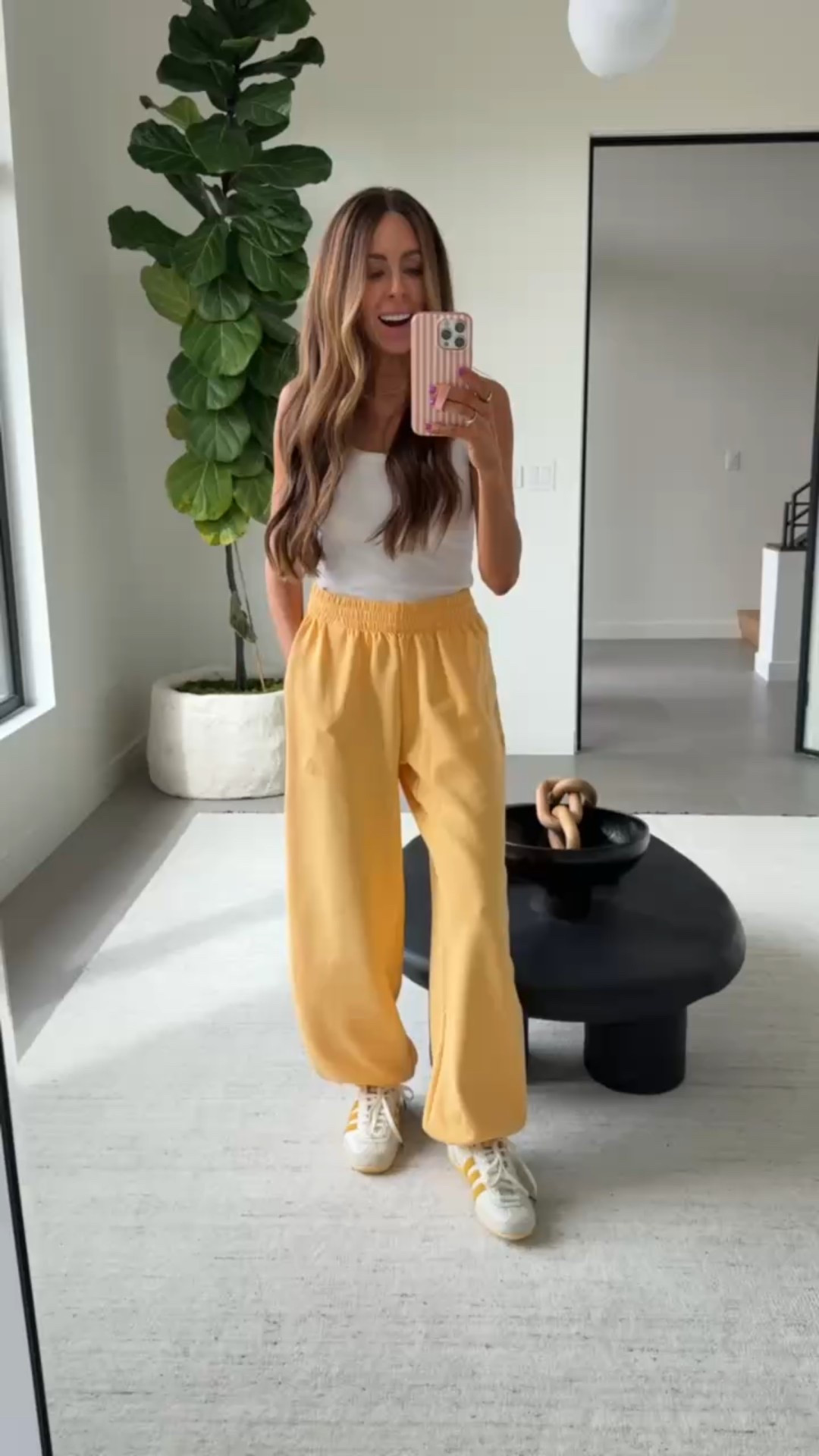 These pants + shoes are too good!! So many fun ways to style them.

@adidas 
#createdwithadidas #adidaspartner
