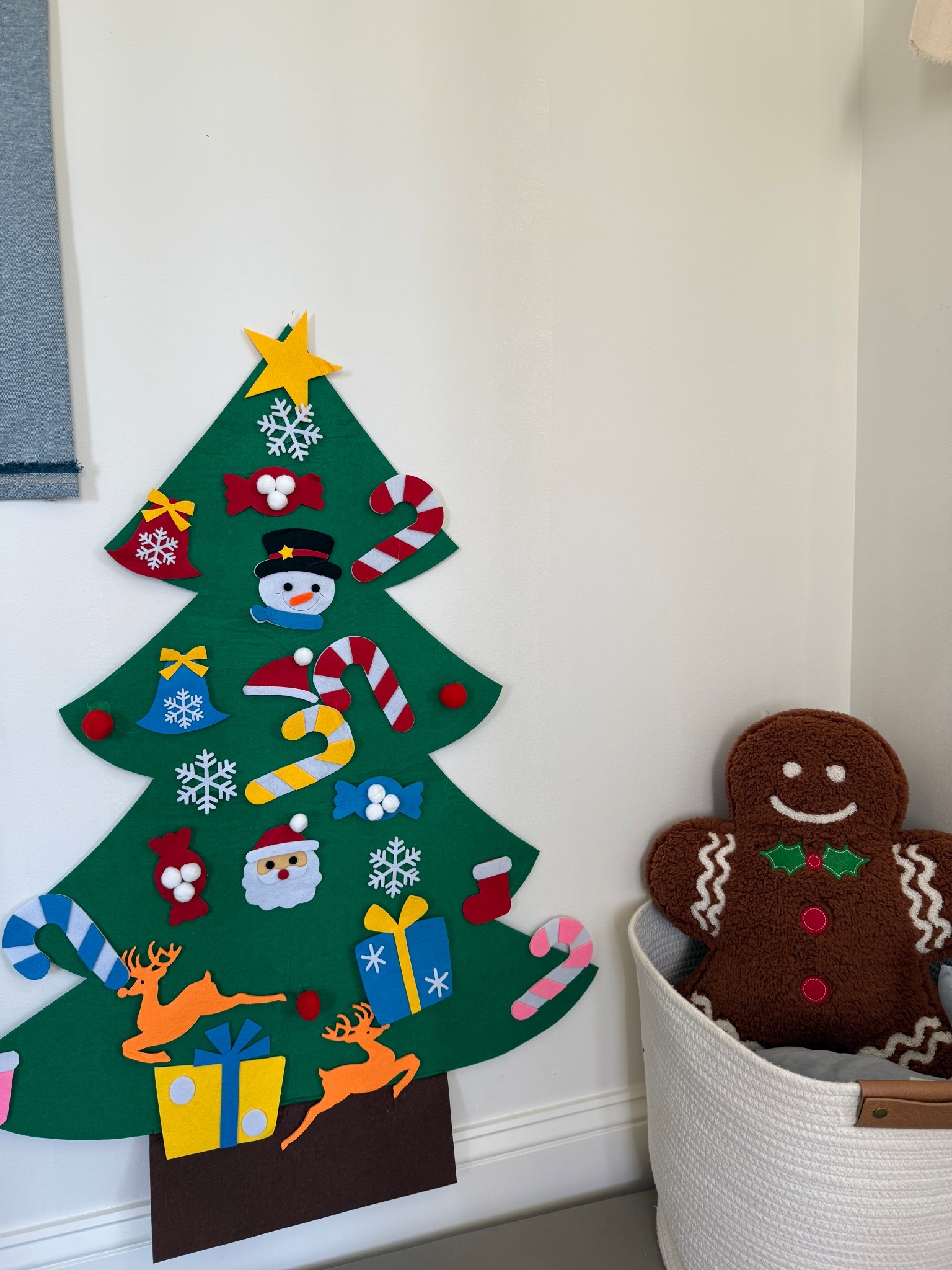 the cutest felt diy tree!! 🌲 

#LTKHoliday #LTKSeasonal #LTKGiftGuide