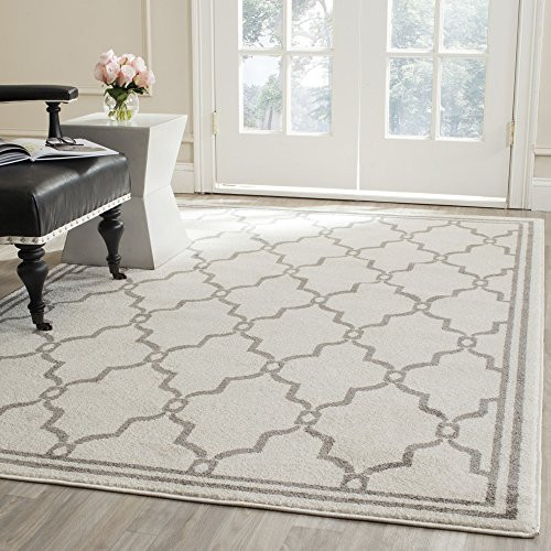 Safavieh Amherst Collection AMT414K Ivory and Grey Indoor/ Outdoor Area Rug (4' x 6') | Amazon (US)