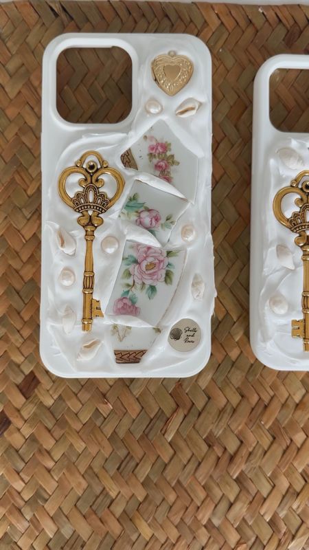 The prettiest beach cottage cases heading out💗🎀✨ Featuring vintage broken china and a heart locket that opens up!

#gift #giftidea #phonecase #shopsmallbusiness #unique 



#LTKfindsunder50 #LTKGiftGuide #LTKVideo