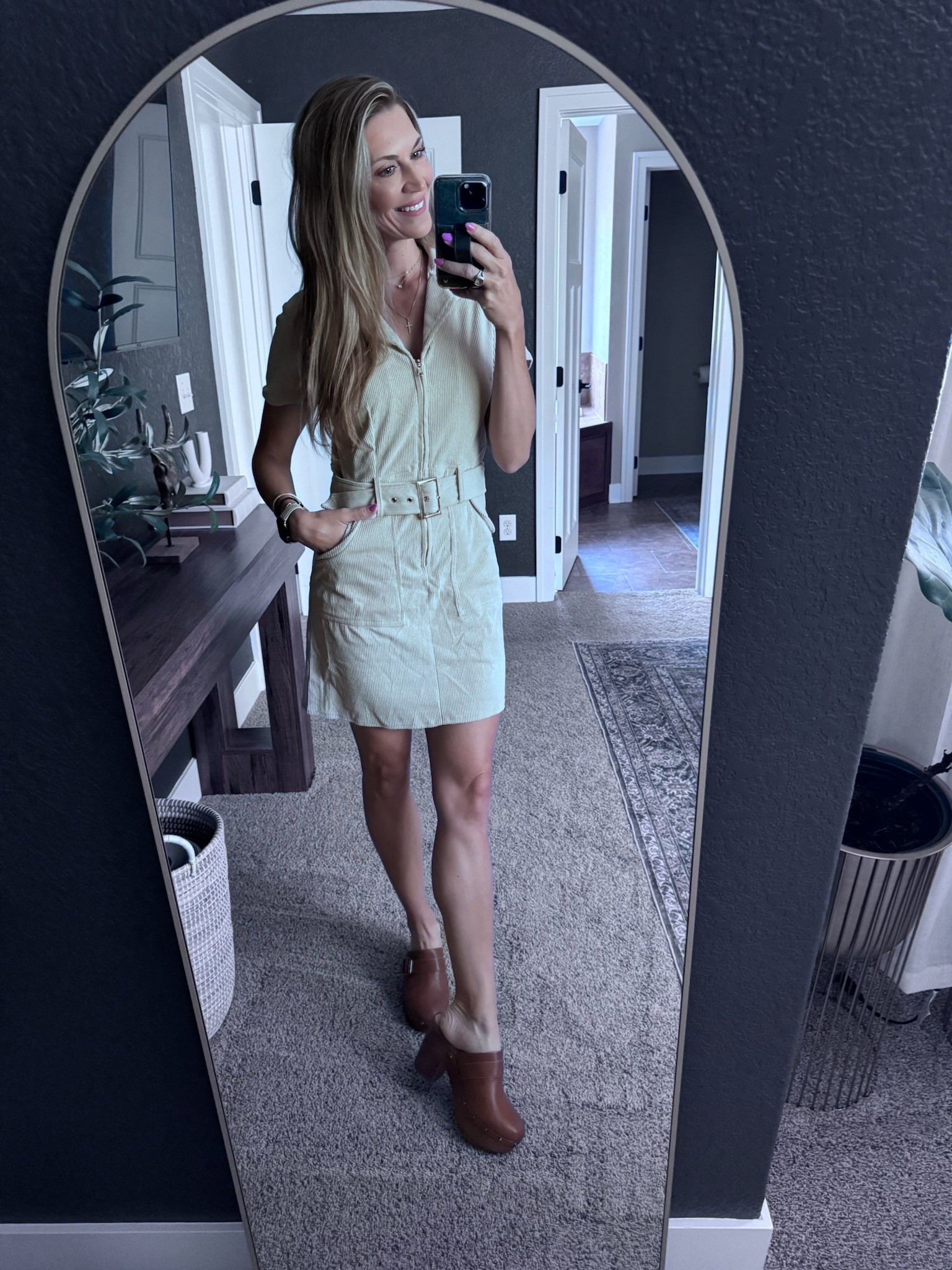 Serving up a little ✨effortless chic✨ in this belted mini + clogs combo 🤍 The kind of outfit that makes you feel put together in seconds 🙌

#OOTD #StyleInspo #MirrorSelfie #EffortlessStyle #FallOutfitInspo #ViralFashion #EverydayStyle #FarmChic #ChicAndComfy #StyleGoals

#LTKFindsUnder50 #LTKSeasonal #LTKStyleTip