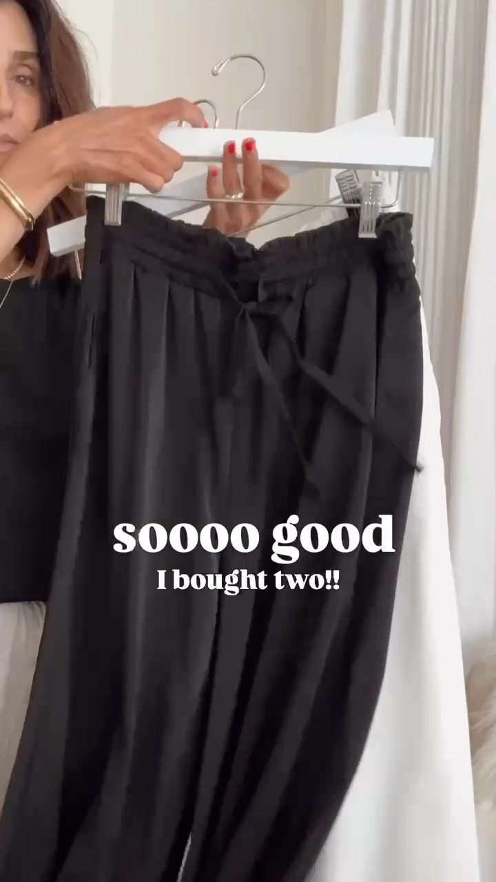 Soo good I bought two! I’m just shy of 5-7” wearing the size small tee and pants! 
#stylinbyaylin #aylin

#LTKootd #LTKSeasonal #LTKgrwm