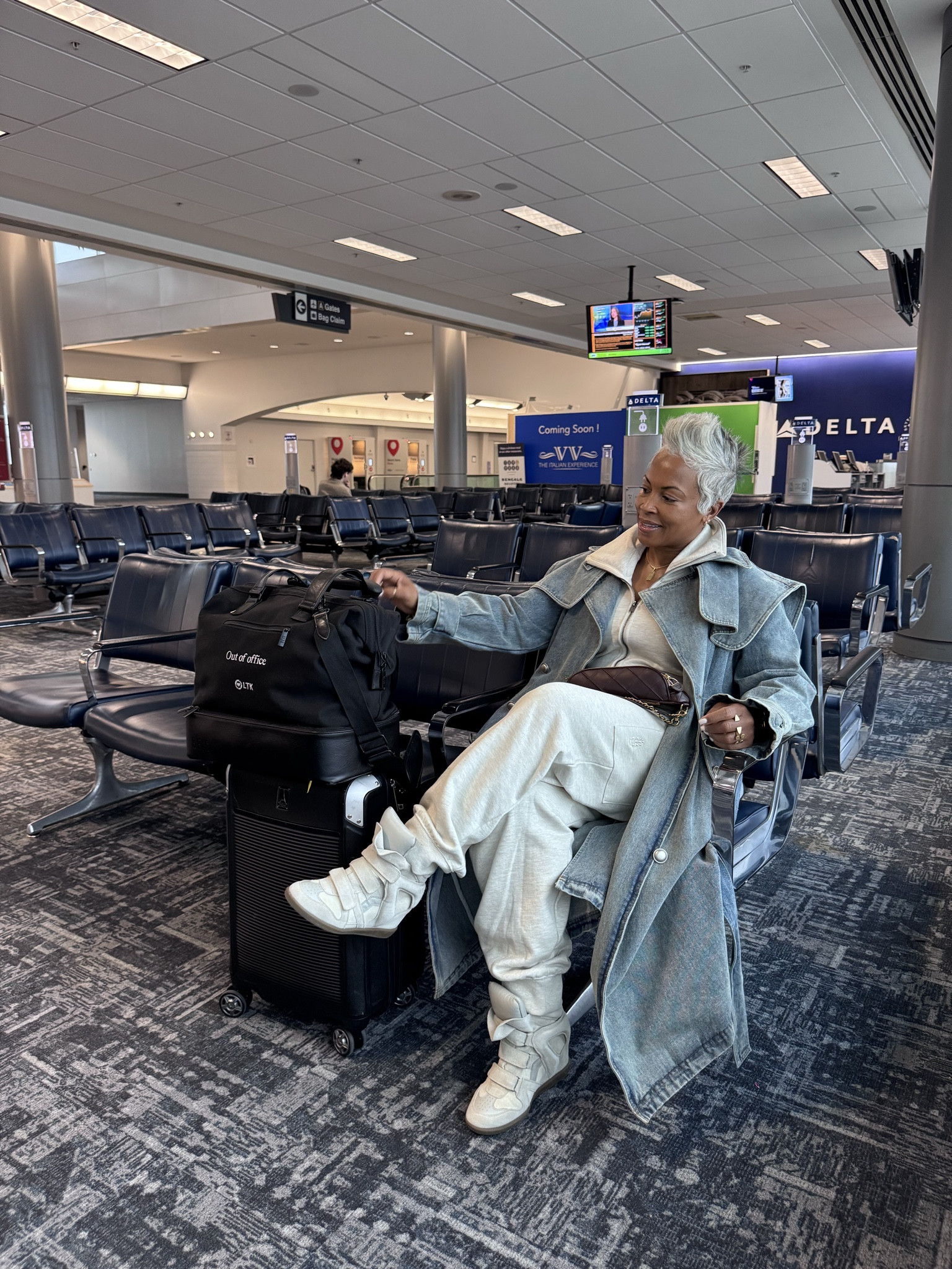 Airport essentials. Comfy fit & travel must-have.

Disclaimer: linked what’s available! Denim Trench: oldie + sold out

✔️For sizing reference: I'm 5'2 | 150lbs | ftts | wearing a medium

#AirportFit #TravelStyle #ComfortChic #JetSetReady #xojalonda #fashionover50 