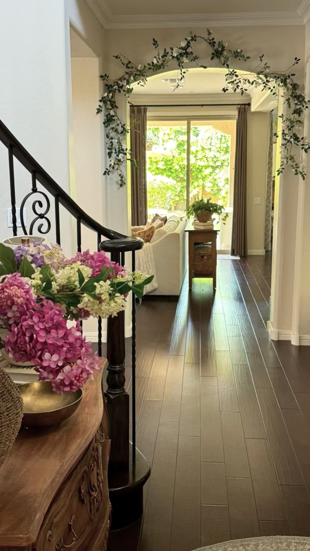 Current Entryway POV 🌸🍃

Always lots of flowers😁

Faux flowers, faux florals, entryway decor , home decor 

#LTKFindsUnder50 #LTKFindsUnder100 #LTKHome