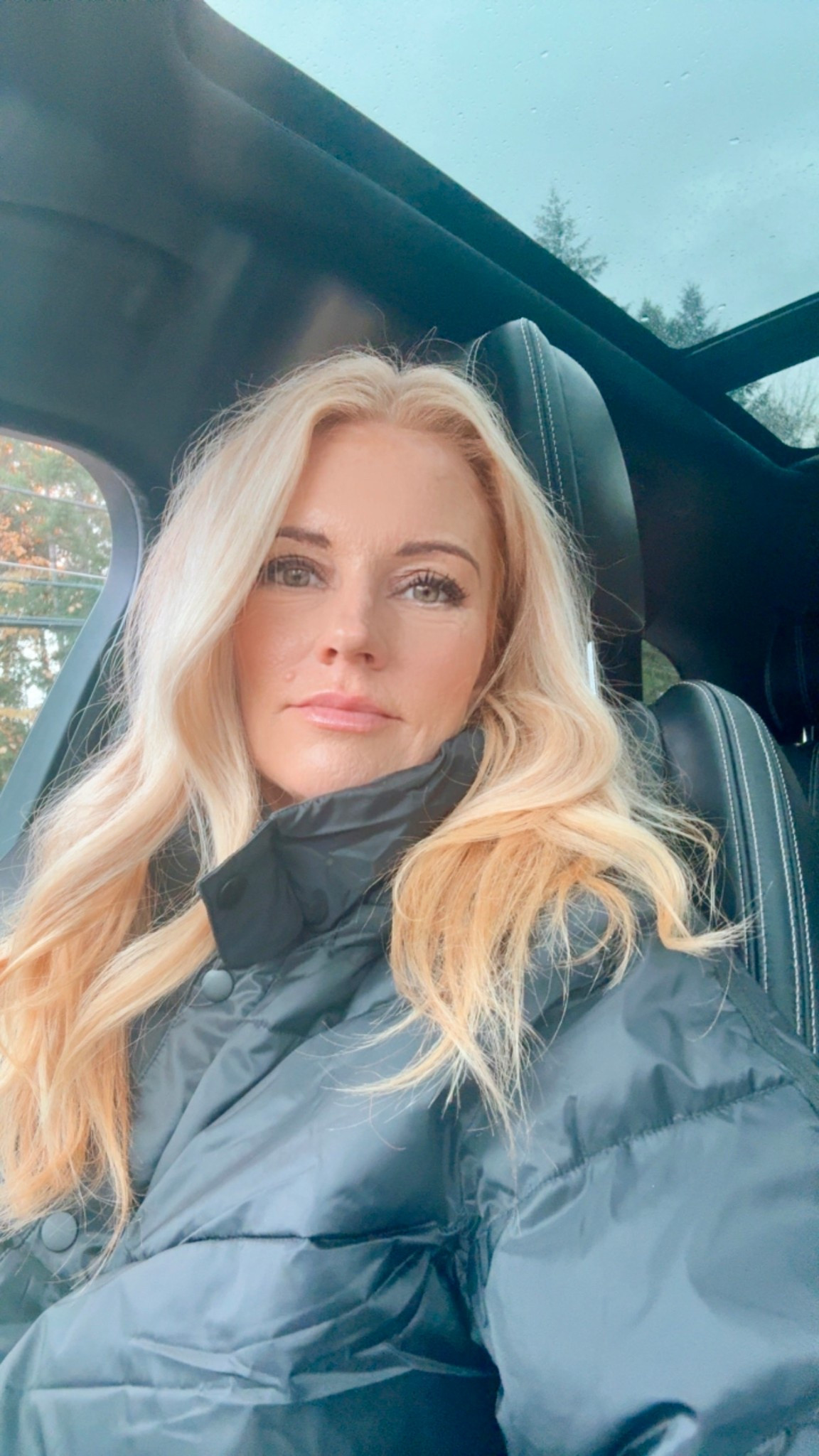 This warm puffer is under $100 and feels like one of those high-end designer ones. I’m wearing a size small and it comes in tons of colors. Perfect for layering through the colder months. 

#LTKSeasonal #LTKCyberWeek #LTKBeauty