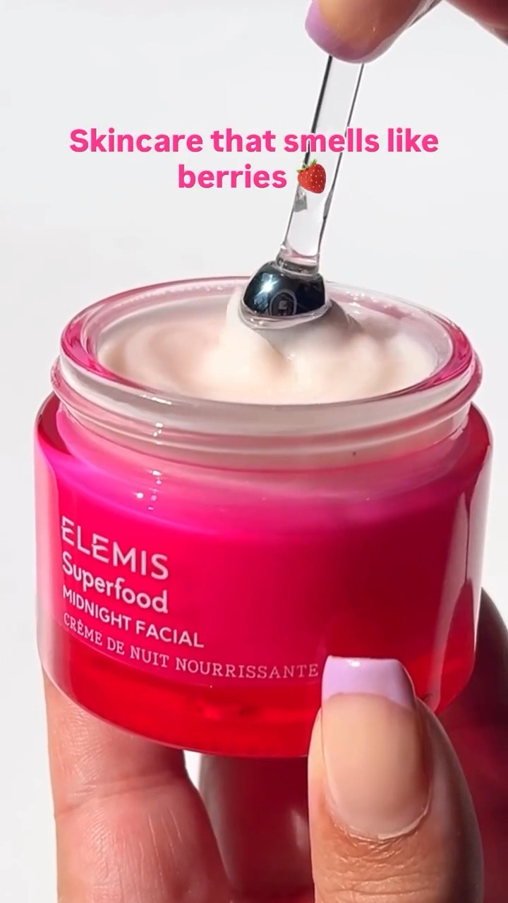 Pretty pink skincare that smells like berries 🍓 ft @elemis Superfood Midnight Facial Cream 💞
This cream not only smells amazing but is thick and hydrating, + the packaging is adorable.✨
If you have dry skin I recommend using this cream then a hydrating face mask for ultimate moisture and flow.💖
Find this product linked in my LTK 🫶🏽

#skincare #pink #skincareproducts

#LTKItBag #LTKFindsUnder100 #LTKBeauty