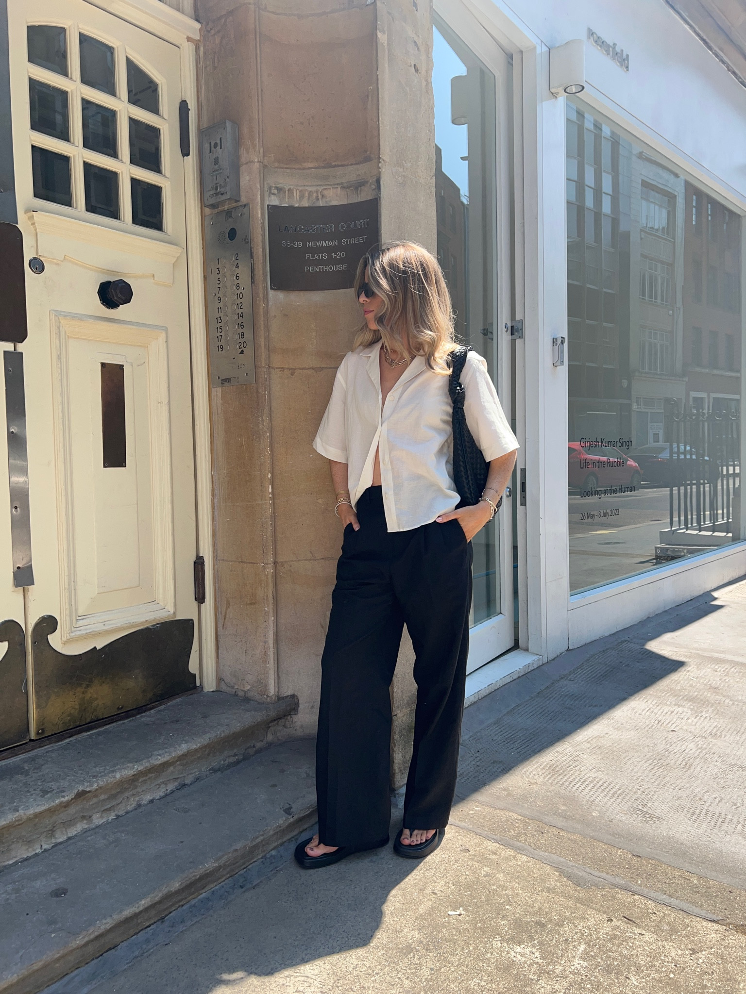 This Uniqlo linen short sleeve shirt teamed with a pair of Uniqlo linen trousers is a go to look for a summer in the city 

Shirt - size small
Trousers - size xs 


#LTKeurope #LTKstyletip