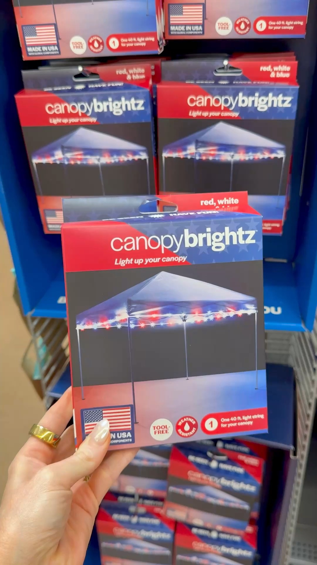 These red white and blue lights are so fun! 





Patriotic party 
Walmart finds
Patriotic decor 

#LTKSeasonal