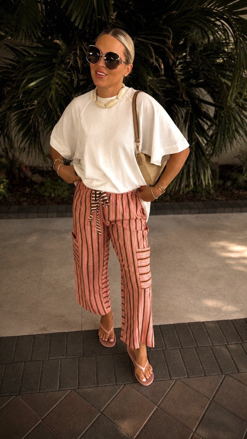 Get these pants ladies! Size up more colors! So easy! Tee I’m in small it’s very oversized which I love!

Summer outfit. Beach pants. FP look for less. Flowy pants.

#LTKootd #LTKSeasonal
