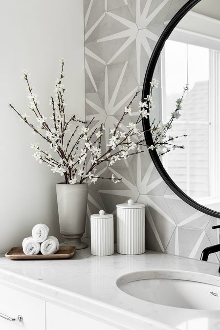Add a touch of spring anywhere in your home - even your bathroom! 

Home  Home decor  Home favorites  Home finds  Faux florals  Florals  Vase  Canister  Bamboo tray  Bathroom  Bathroom styling  Bathroom essentials

#LTKhome #LTKSeasonal