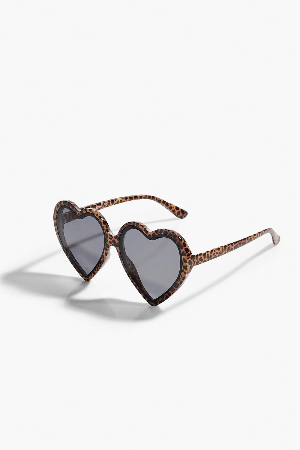 Womens Heart Frame Tinted Sunglasses - Black - One Size | Boohoo.com (US & CA)