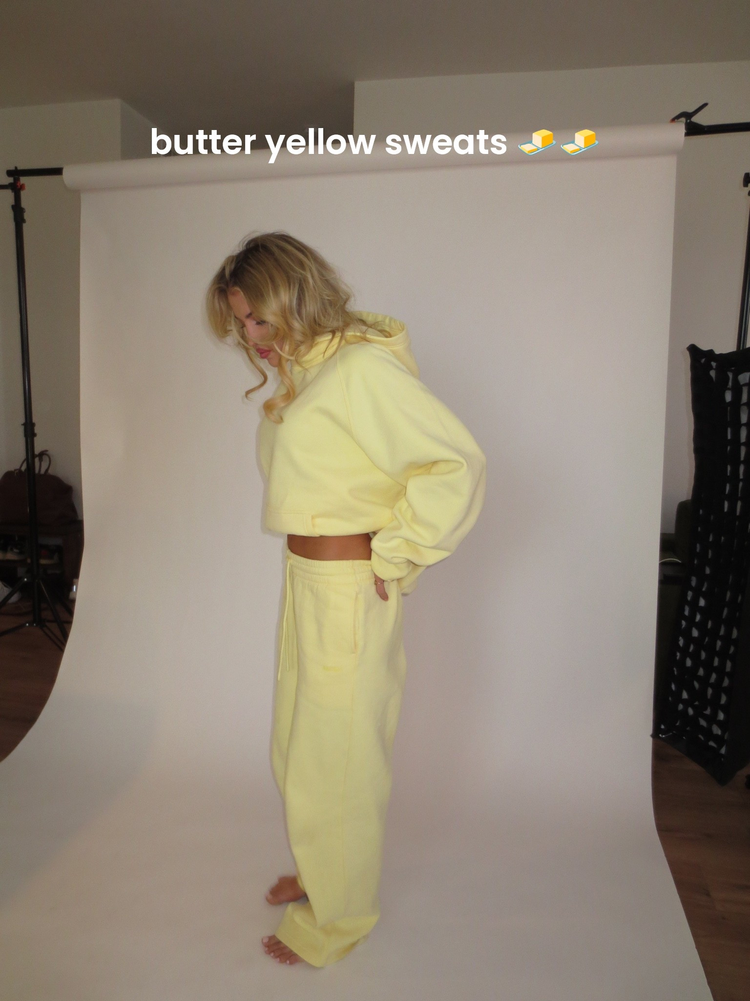 My go to cozy uniform before and after shoots 🧈⭐️✨ 

Size L in Top 
Size M in Bottoms

#sweatset #sweats #cozy