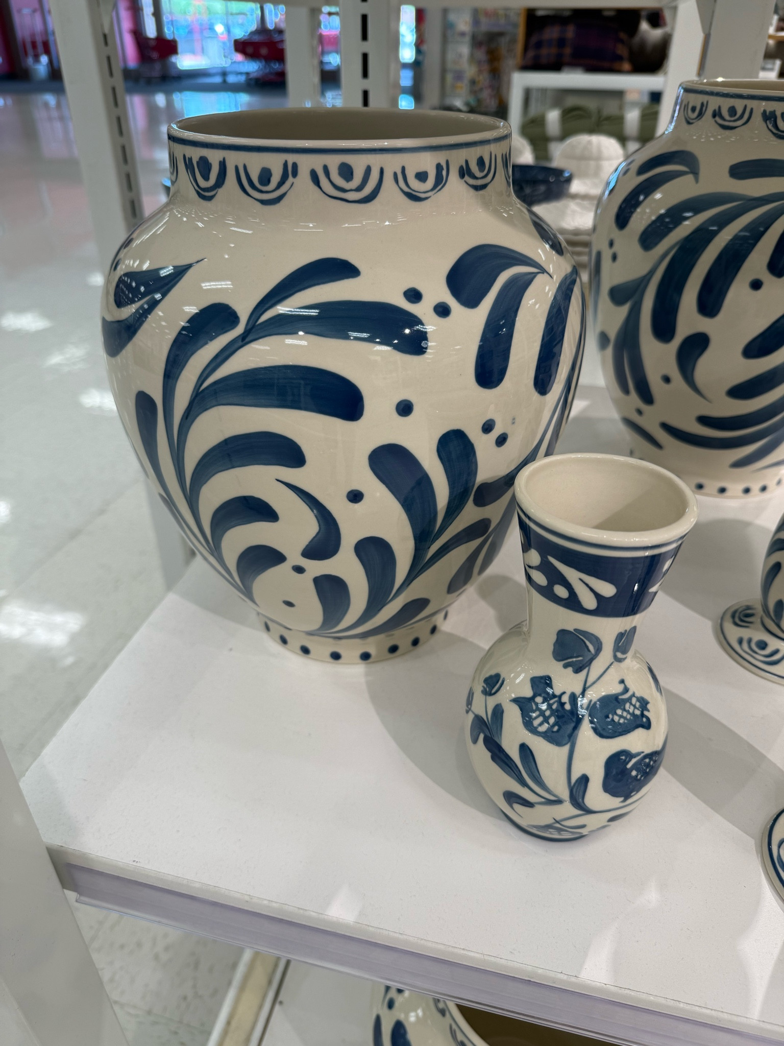 Blue Painted Ceramic Vase @Target 

Target home decor fall home decor flower vase

#LTKmomlife #LTKSeasonal #LTKHome