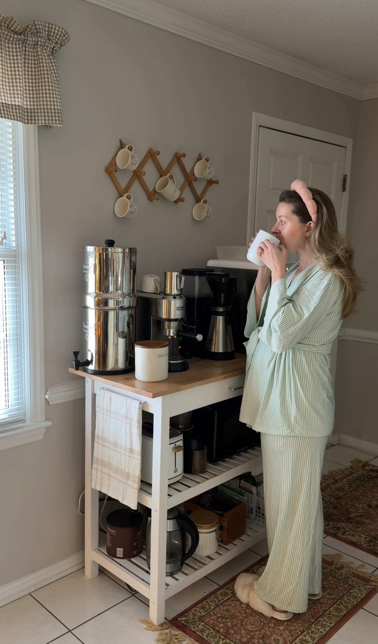 Wearing a size small💛