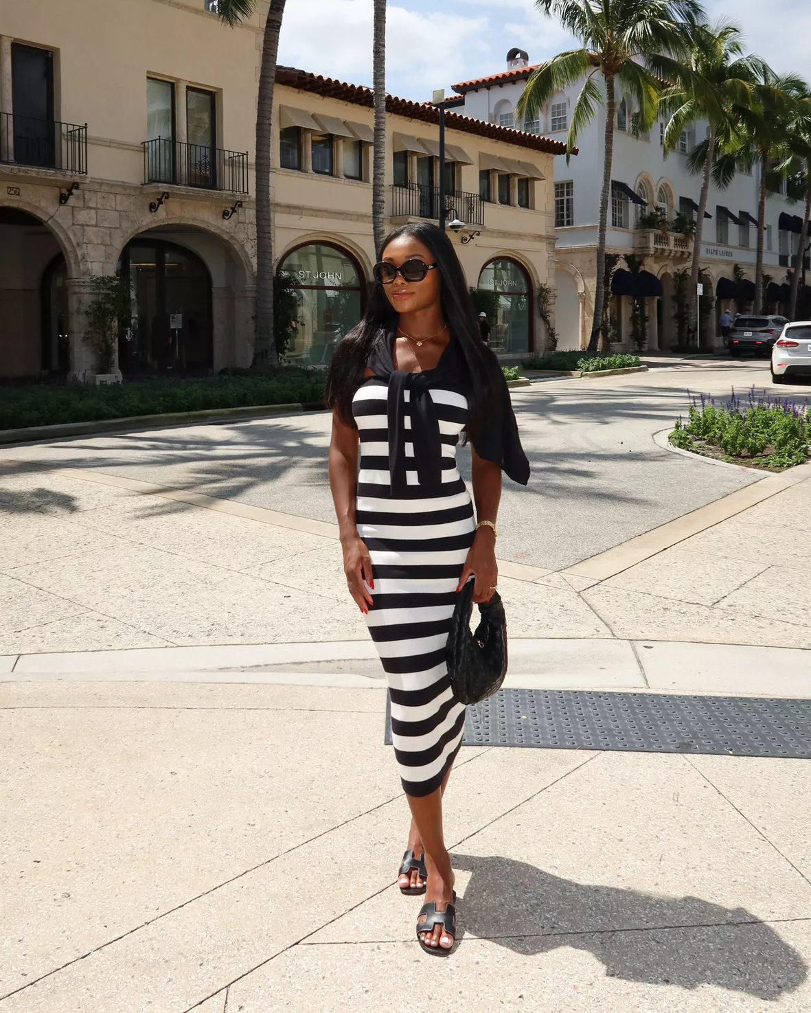 black and white striped dress Women's Crisp Contrast & Stripe Strapless Midi | Size: S Dress to impress with this sleeveless skater dress Easy Black and White Striped