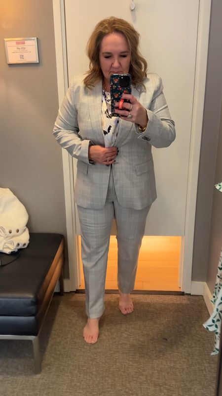 This suit is a pretty plaid. Wearing size 14 in blazer and 12 in pants. 


Easter suit work outfit professional suit Ann Taylor 

#LTKmidsize #LTKover40 #LTKworkwear
