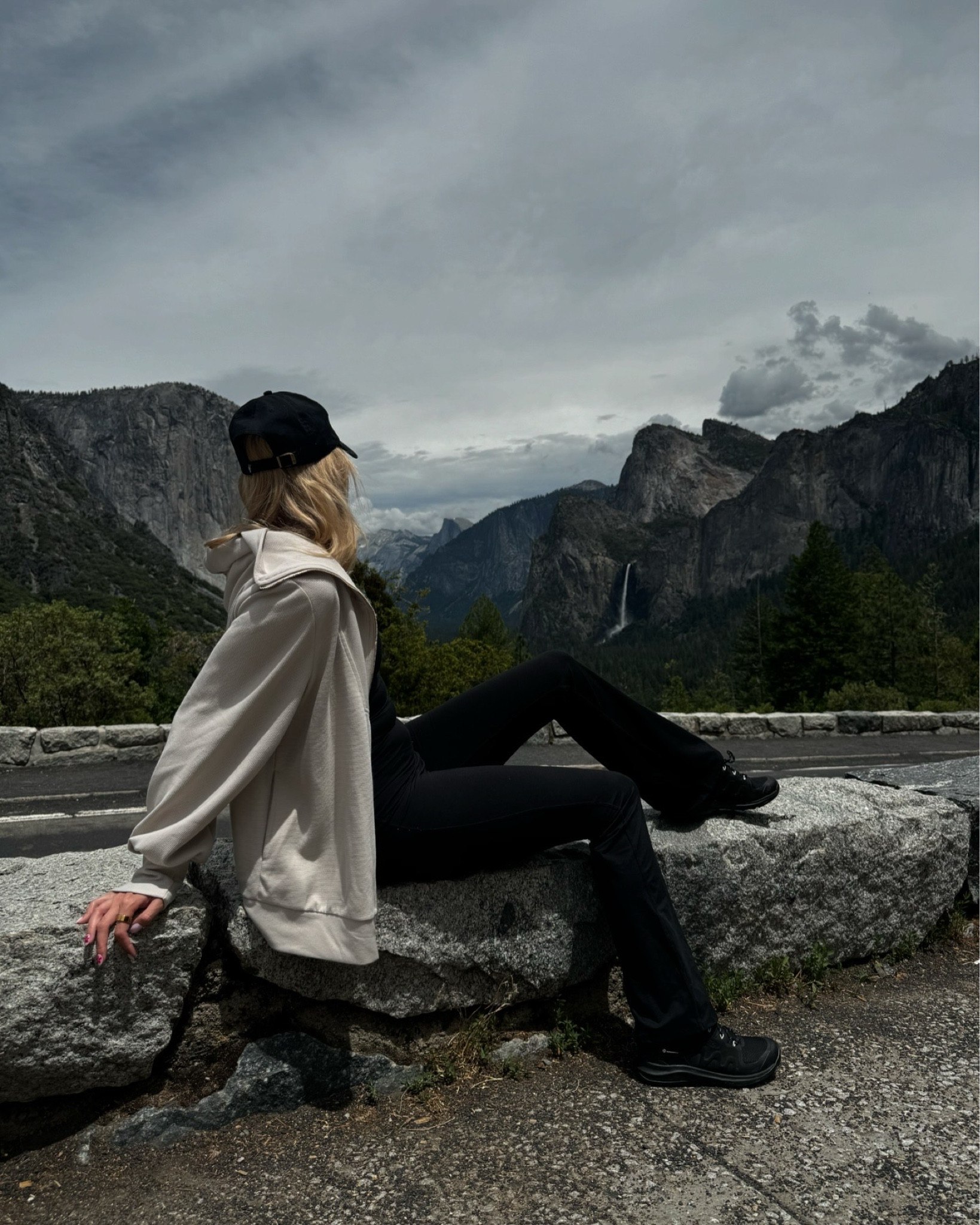 Hiking in Yosemite Park

Black jumpsuit • flare jumpsuit • black overalls • black hiking boots • hiking outfit • black onesie 

#LTKStyleTip #LTKActive