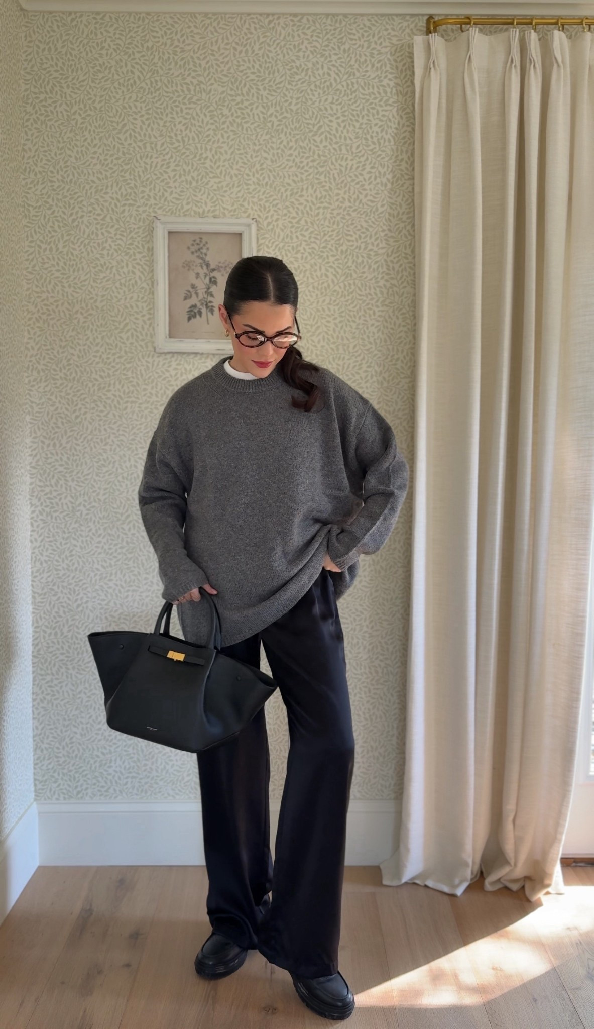 Fall Outfit Inspiration 🖤🍂 #FallFashion #FallOOTD #AutumnStyle #CozyChic #LayeringSeason #SweaterWeather #FallWardrobe #WeekendVibes #ChicFallLooks #OOTDInspo #AutumnOutfits #StylishLayers #PlaidSeason #CasualChic #FallStyleInspo

#LTKSeasonal #LTKStyleTip