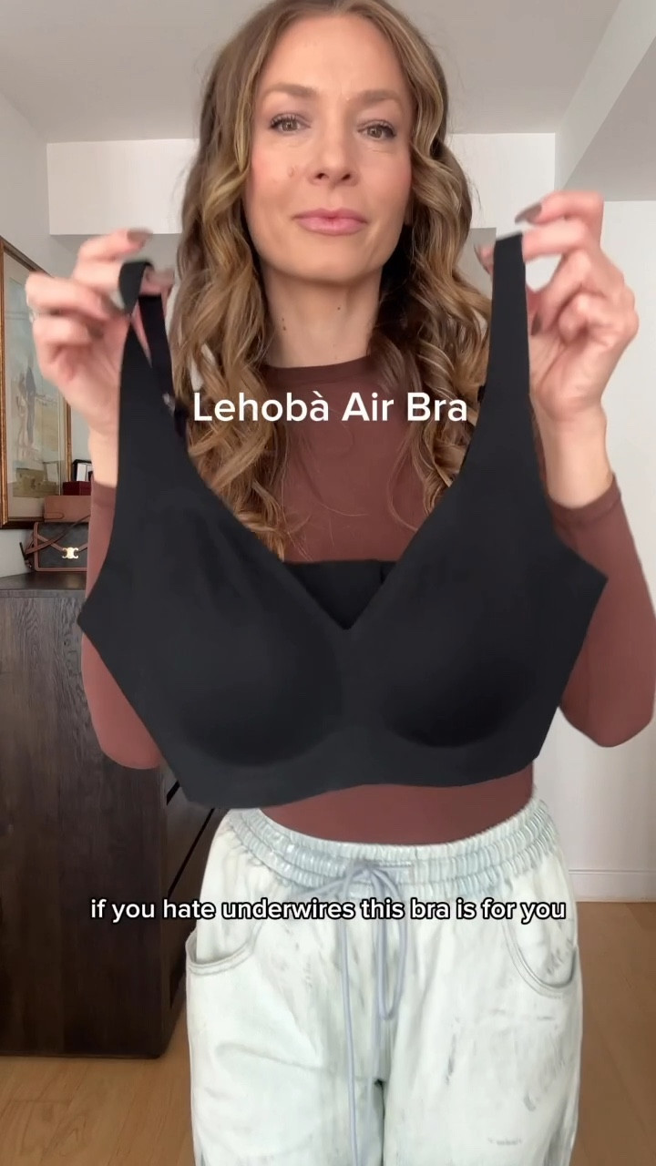 It literally feels like wearing nothing 💨
I’ve been wearing the Lehobà Air Bra nonstop because it’s that comfortable and still somehow supportive. No slipping, no adjusting… it just stays put 👌
Honestly such a good little find for Thanksgiving gifting (or keeping for yourself 😅).
@

✨ you can find the links to shop in my stories or comment Link and I’ll DM the links to you 🫶

#comfybra #comfybras #bra #everydaywearbra

#LTKGiftGuide #LTKHoliday #LTKCyberWeek