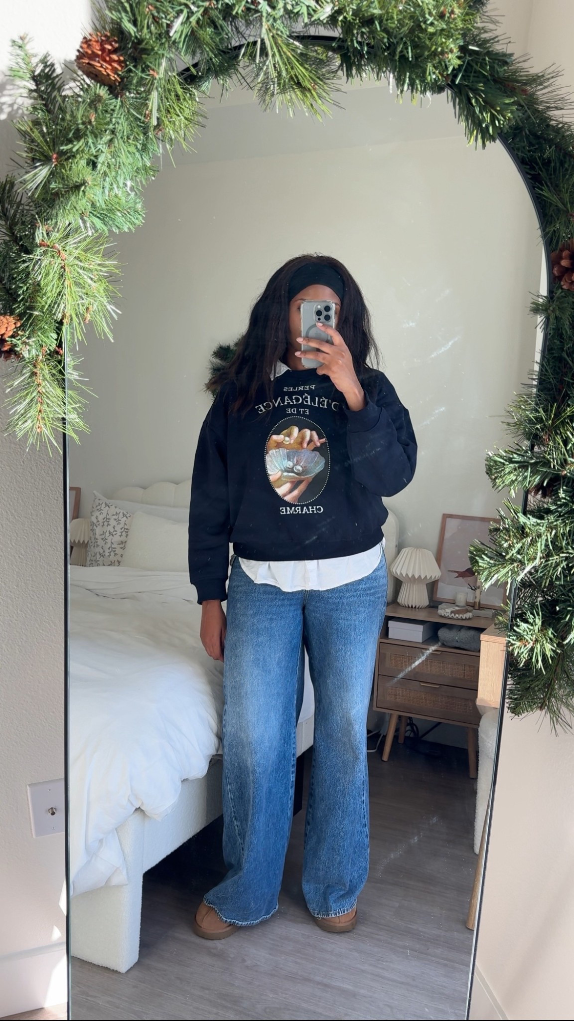 H&M has some of the best sweatshirts! This navy blue one is my new favorite!

#LTKootd #LTKGiftGuide #LTKCyberWeek