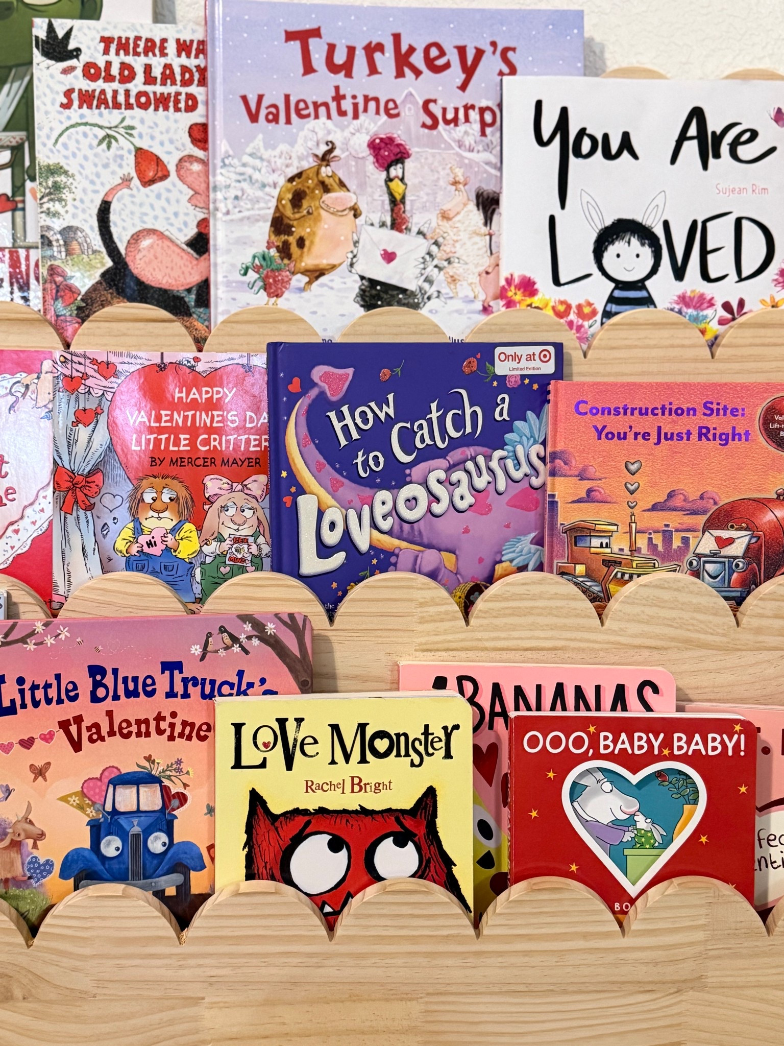 Can believe Valentines Day is in 2 weeks?! Here’s a quick look at our seasonal book collection. What is your favorite Valentines read? 

#LTKKids #LTKstorytime #LTKValentine