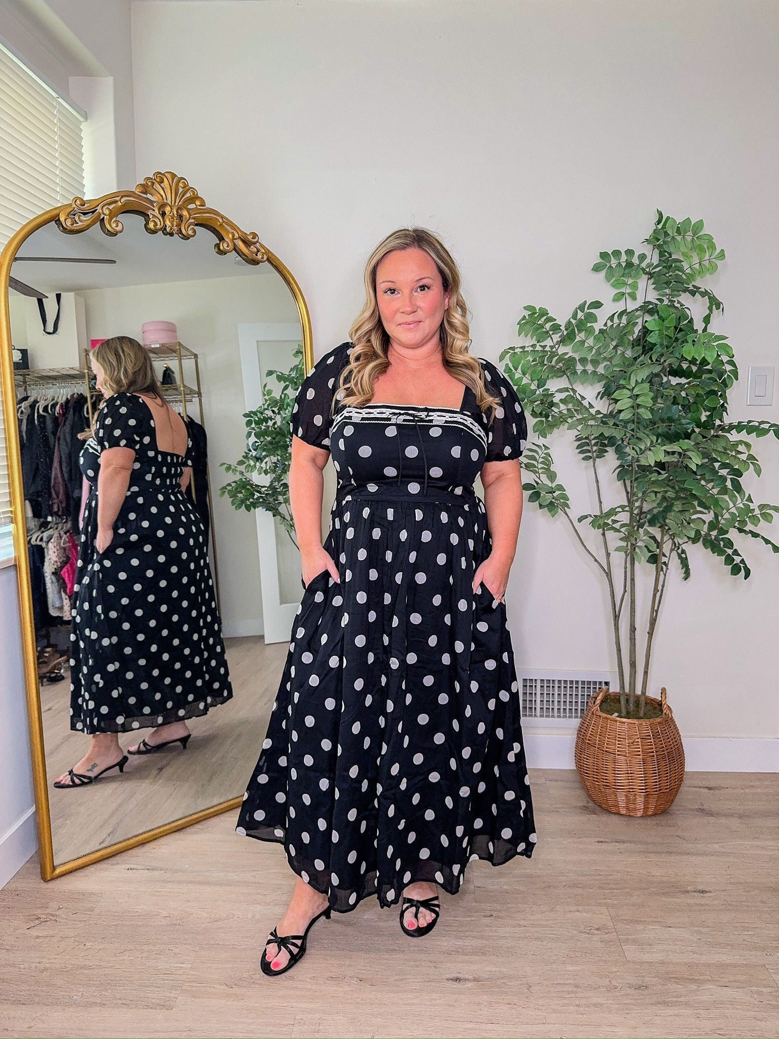 This polka dot dress from Abercrombie is a new favorite🤍🫶🏼



Spring outfits 2026, summer outfits, maxi dress, spring dresses, reformation, shelli enright, stylenright 

#LTKootd #LTKSeasonal