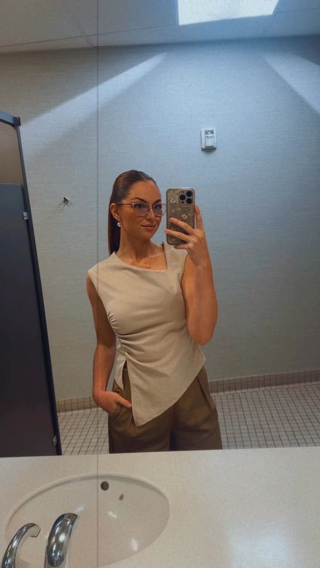 My new favorite pants!! Getting them in every color!! 

#LTKStyleTip #LTKWorkwear