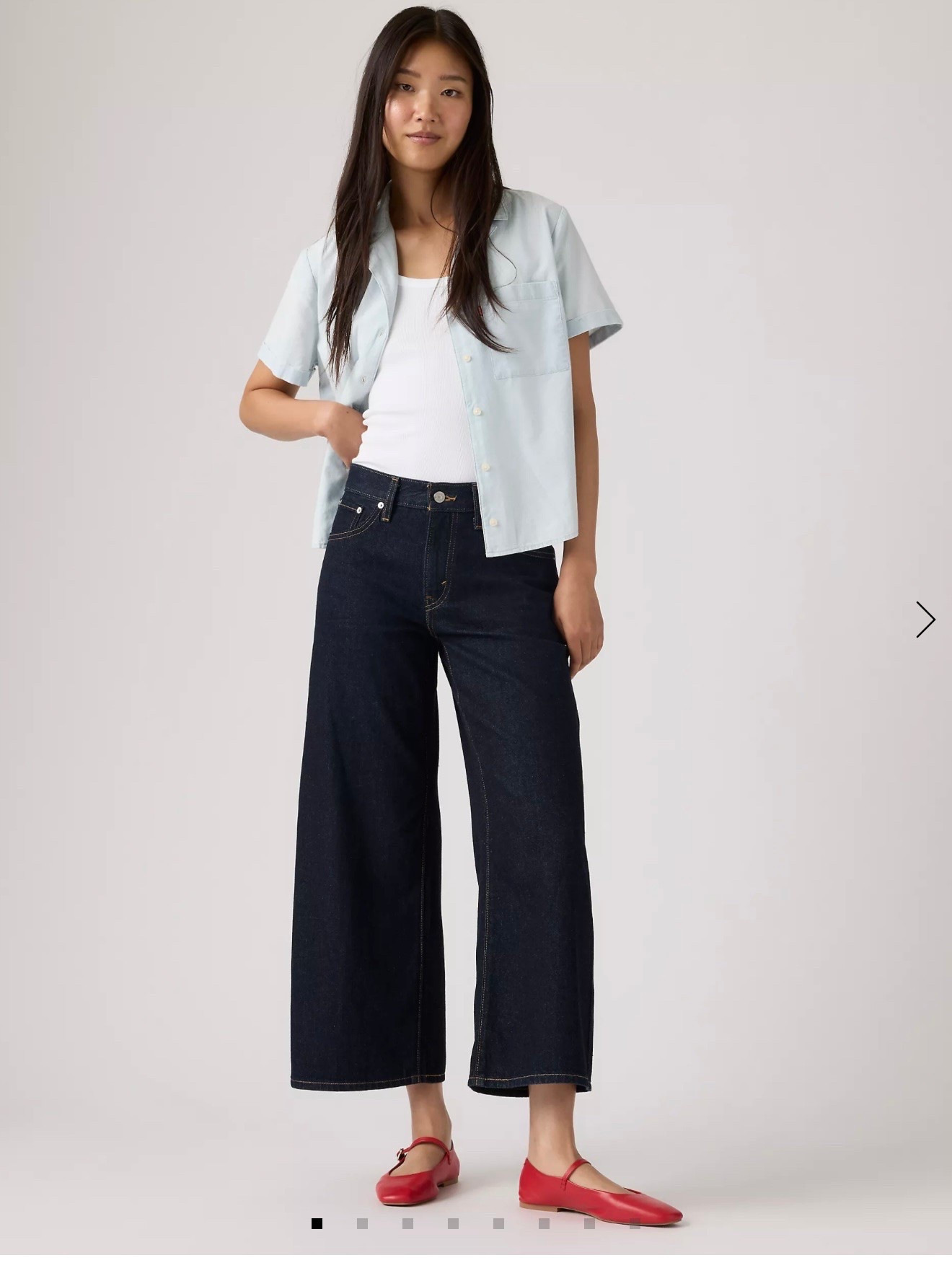 I love the cropped Levi’s for fall. 💙