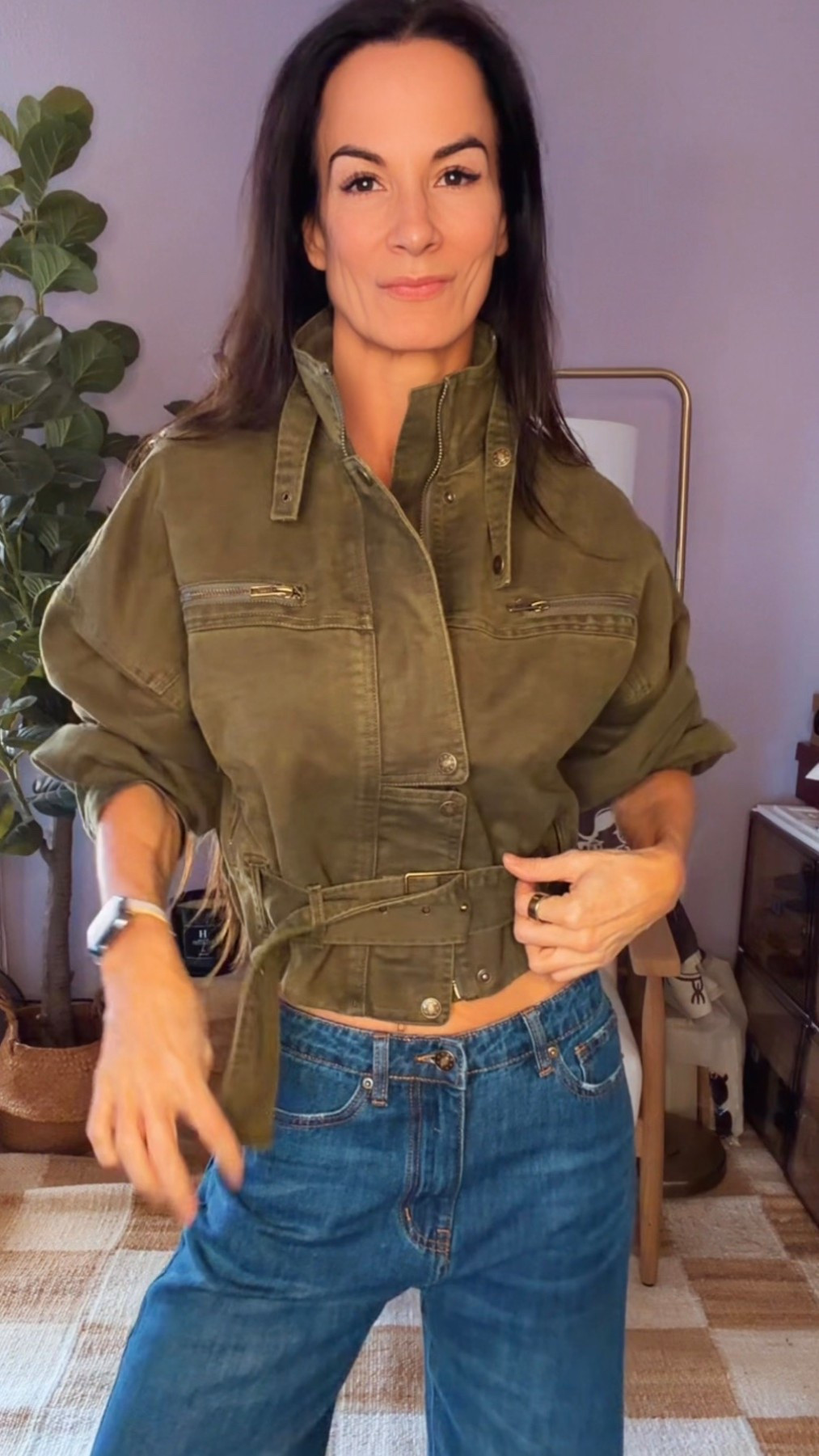 OOTD done my way 💚
This cropped Lioness jacket + denim combo understood the assignment. Structured up top, relaxed on the bottom — aka my favorite high-low moment.

Throw it on, cinch the waist, add a little attitude, and suddenly errands feel like a runway.
If you love an easy statement look that still feels comfy… say less.

Wearing XXS in jeans and XS jacket

#NicoleColeeStyle #OOTDinspo #DenimAndJackets #EverydayStyle #CoolGirlFits



#LTKdayinmylife #LTKgrwm #LTKootd